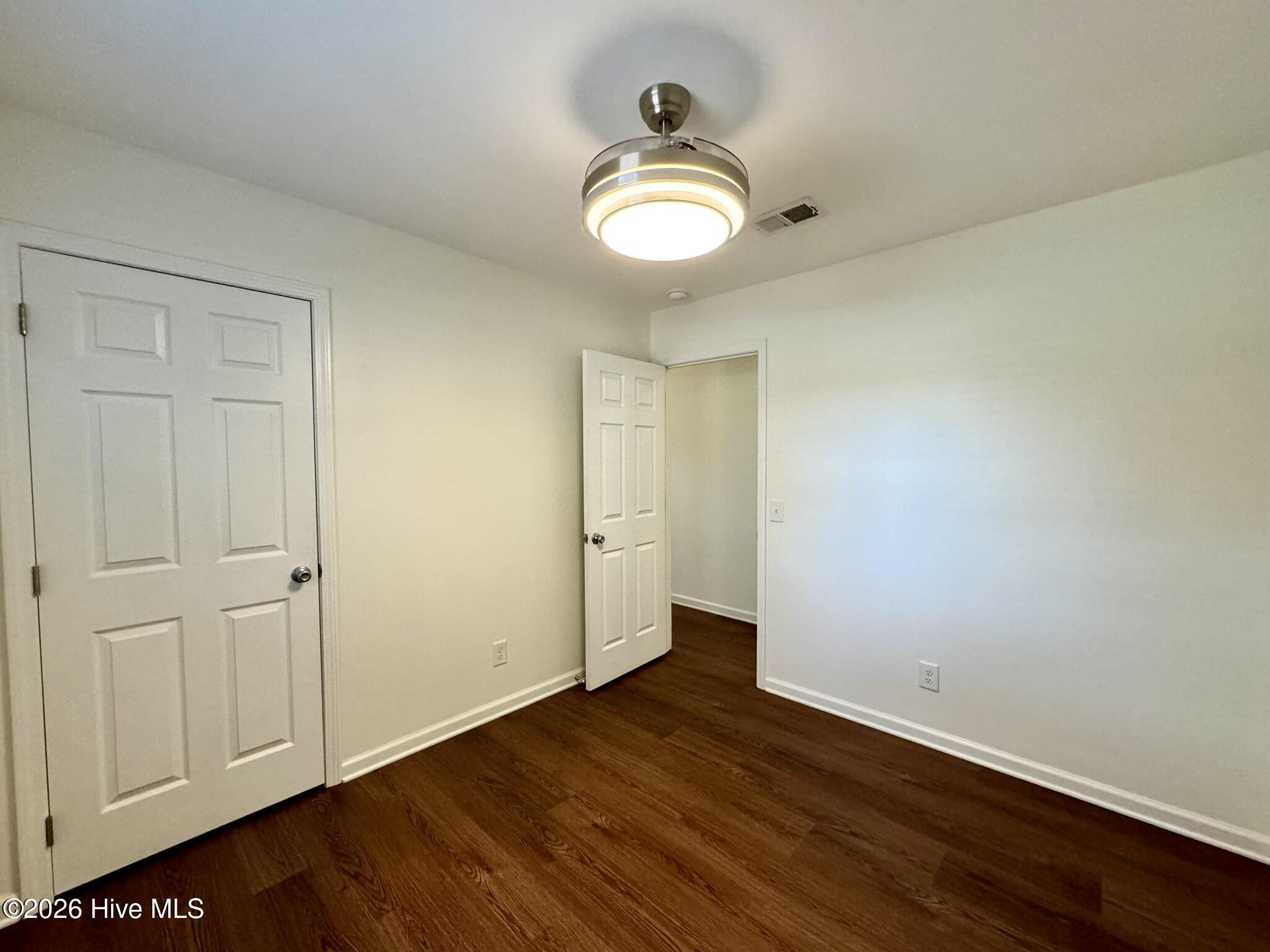 100548301 | Photo 14