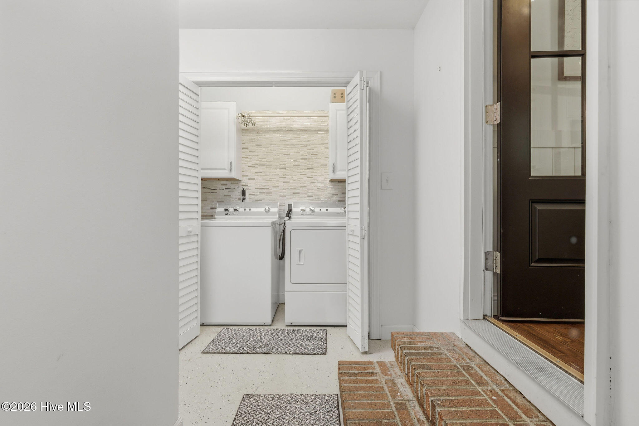 100567317 | Photo 56