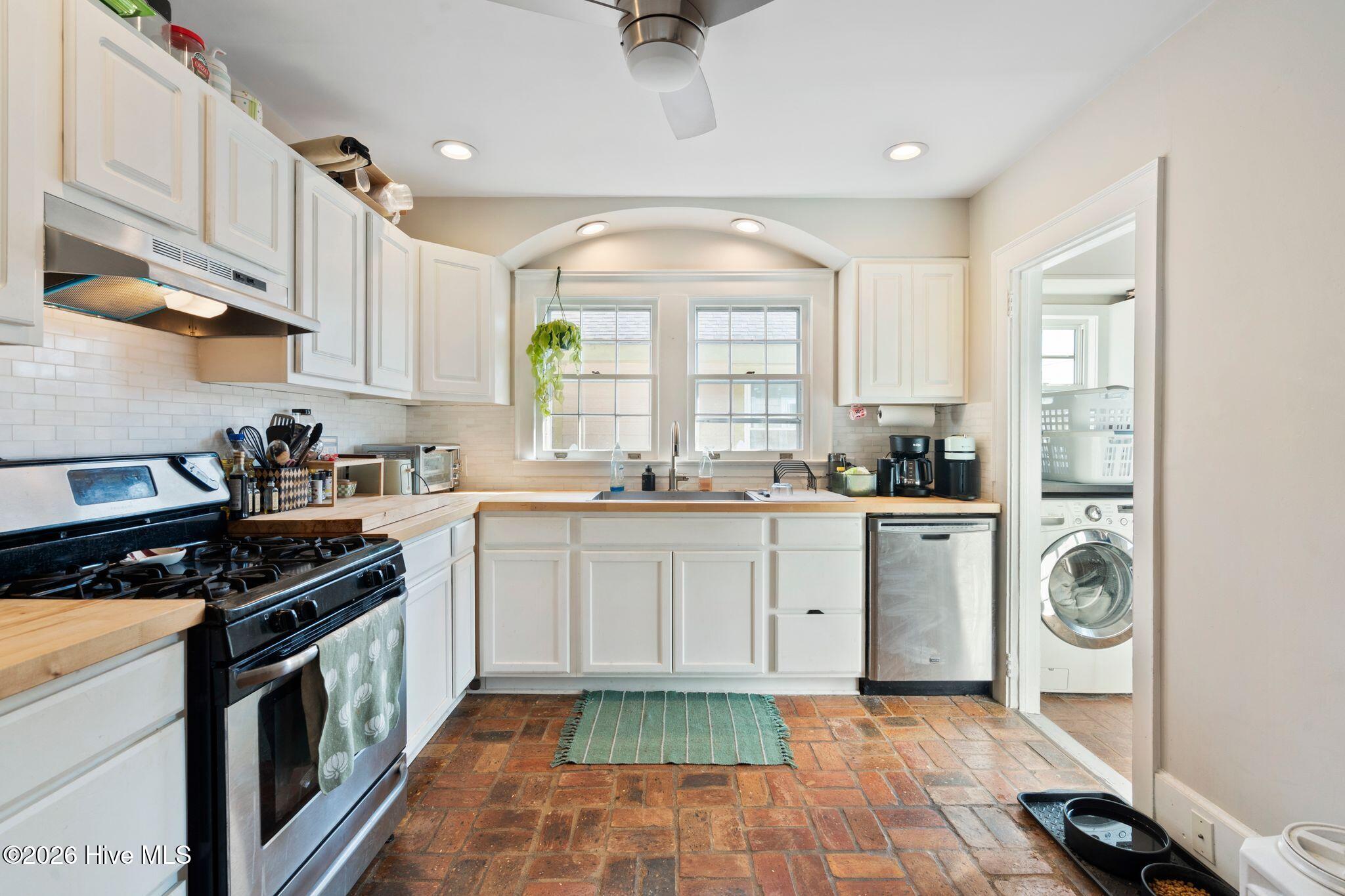 100554931 | Photo 11