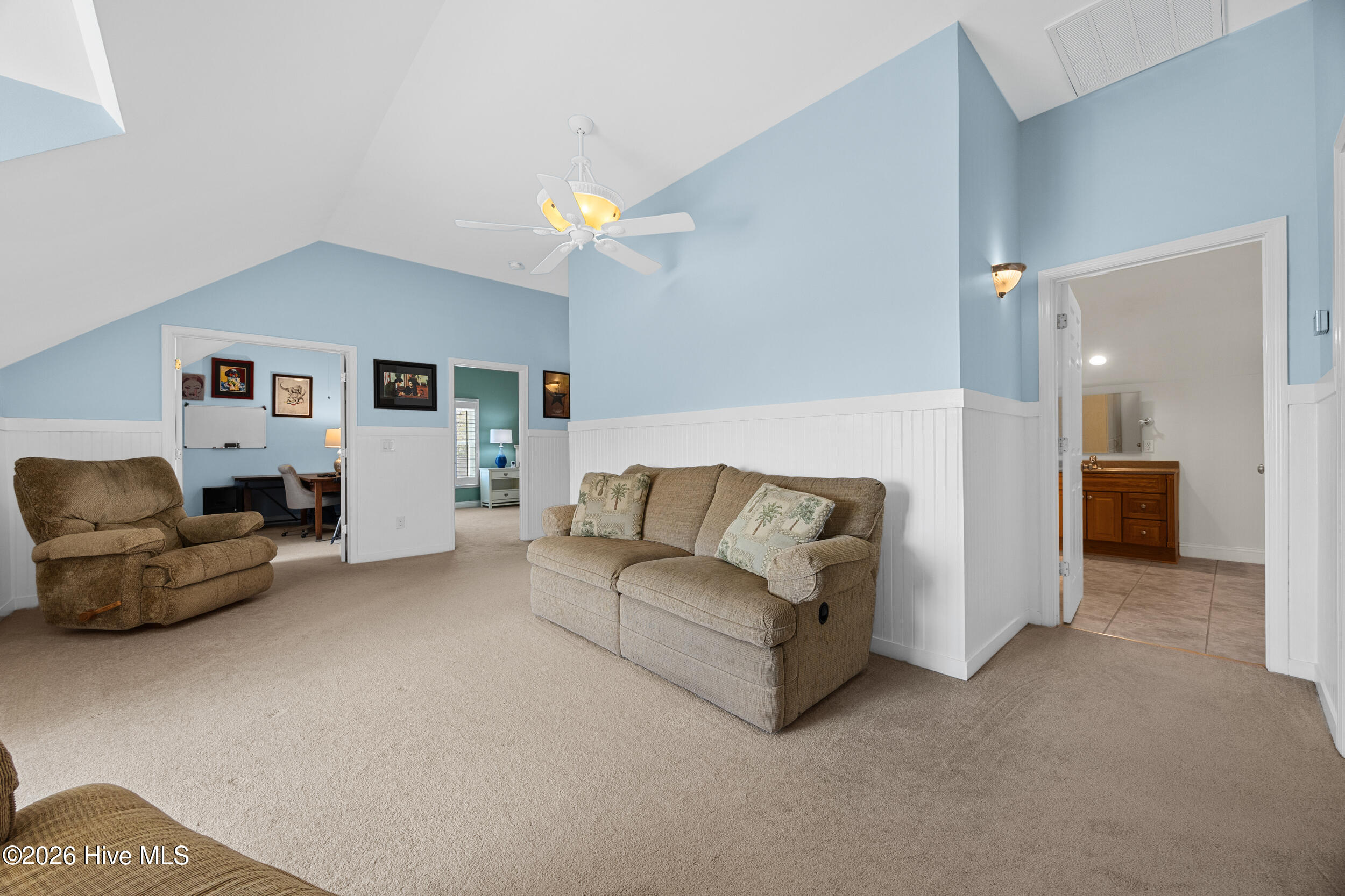 100567542 | Photo 45