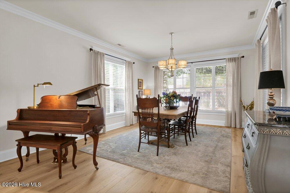 100550576 | Photo 18