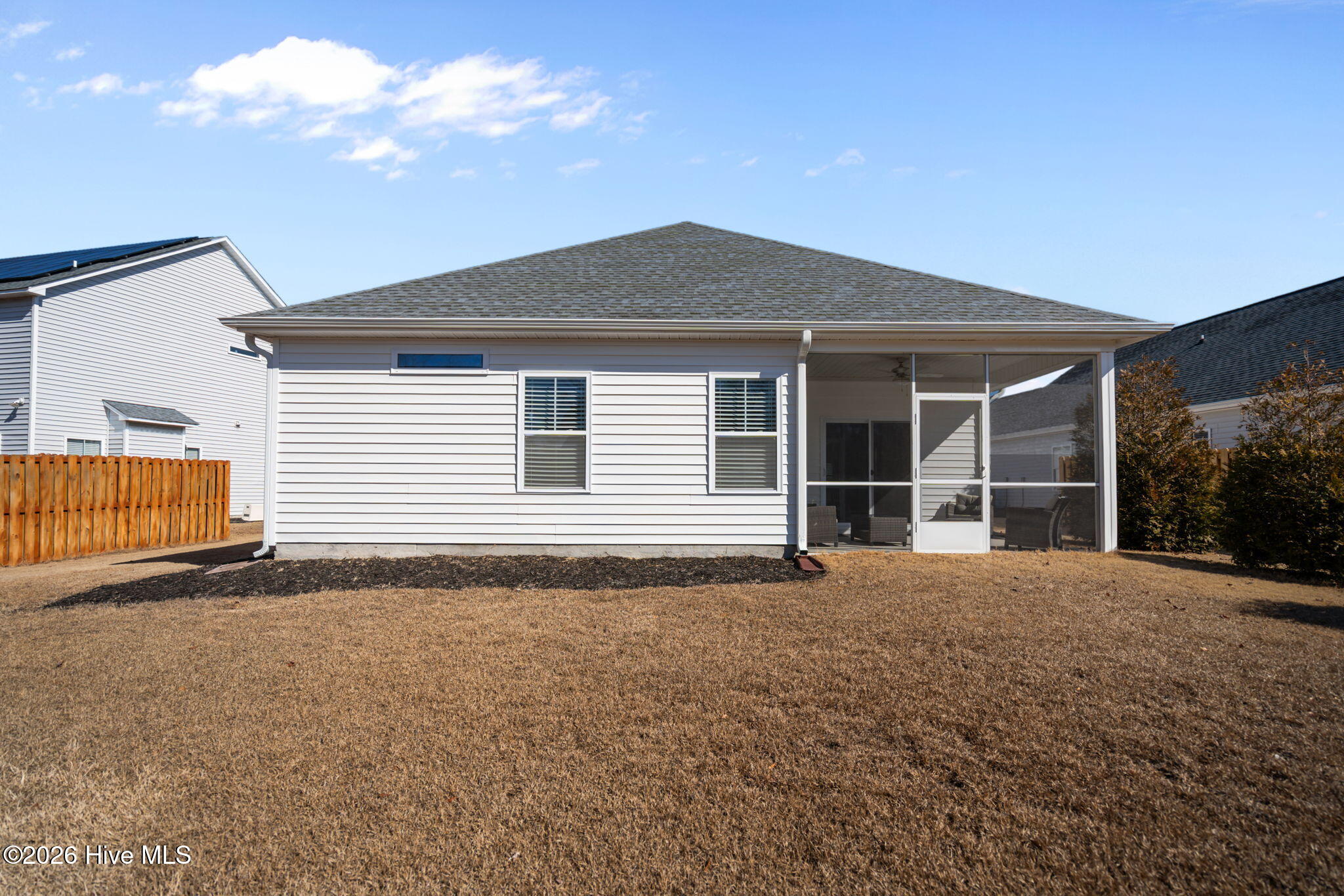 100557039 | Photo 41