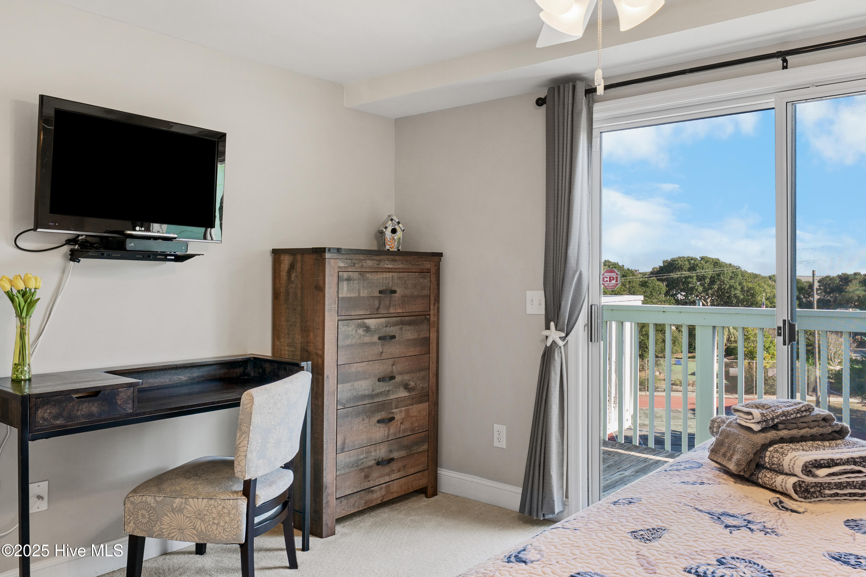 100562977 | Photo 48