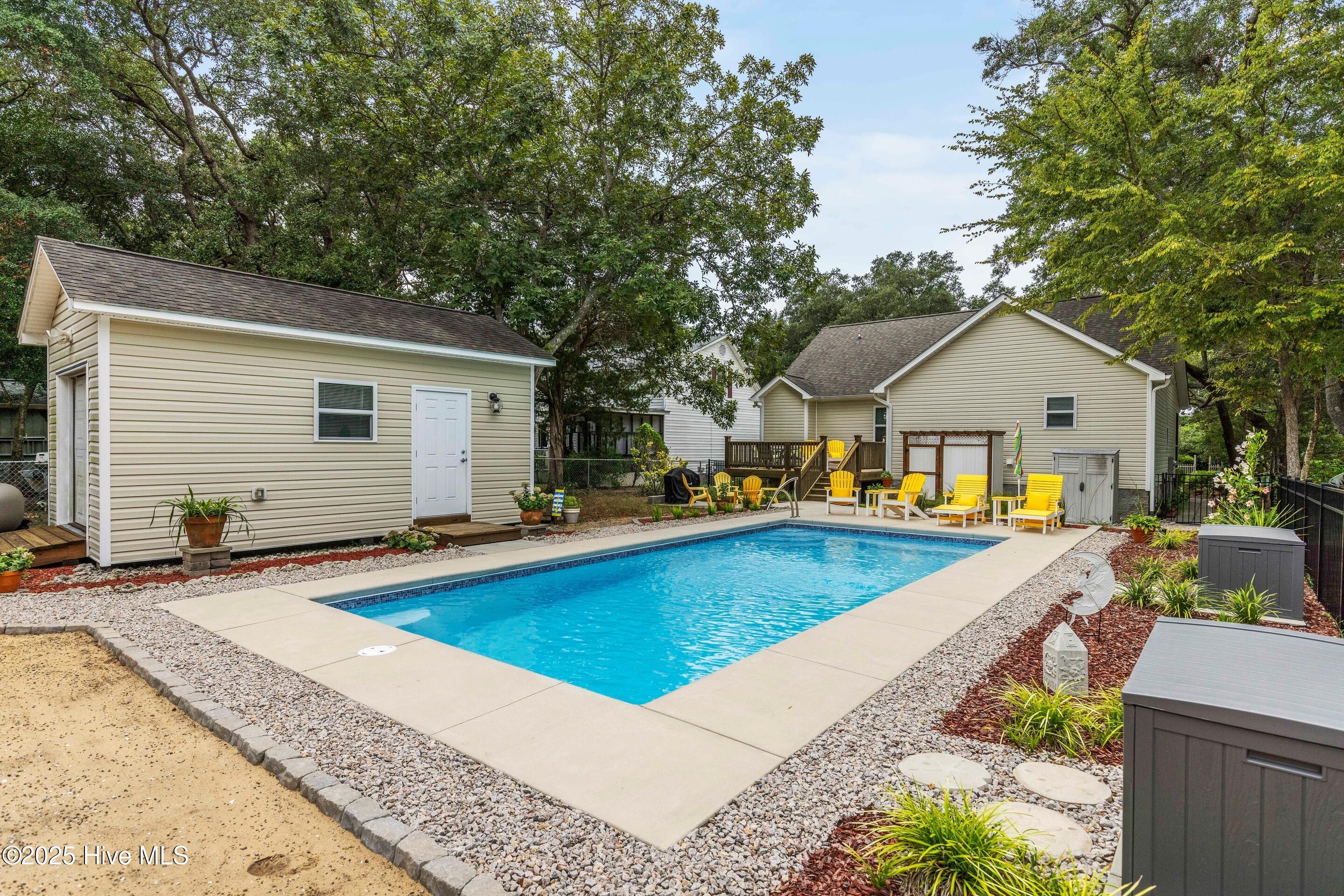 100553447 | Photo 47