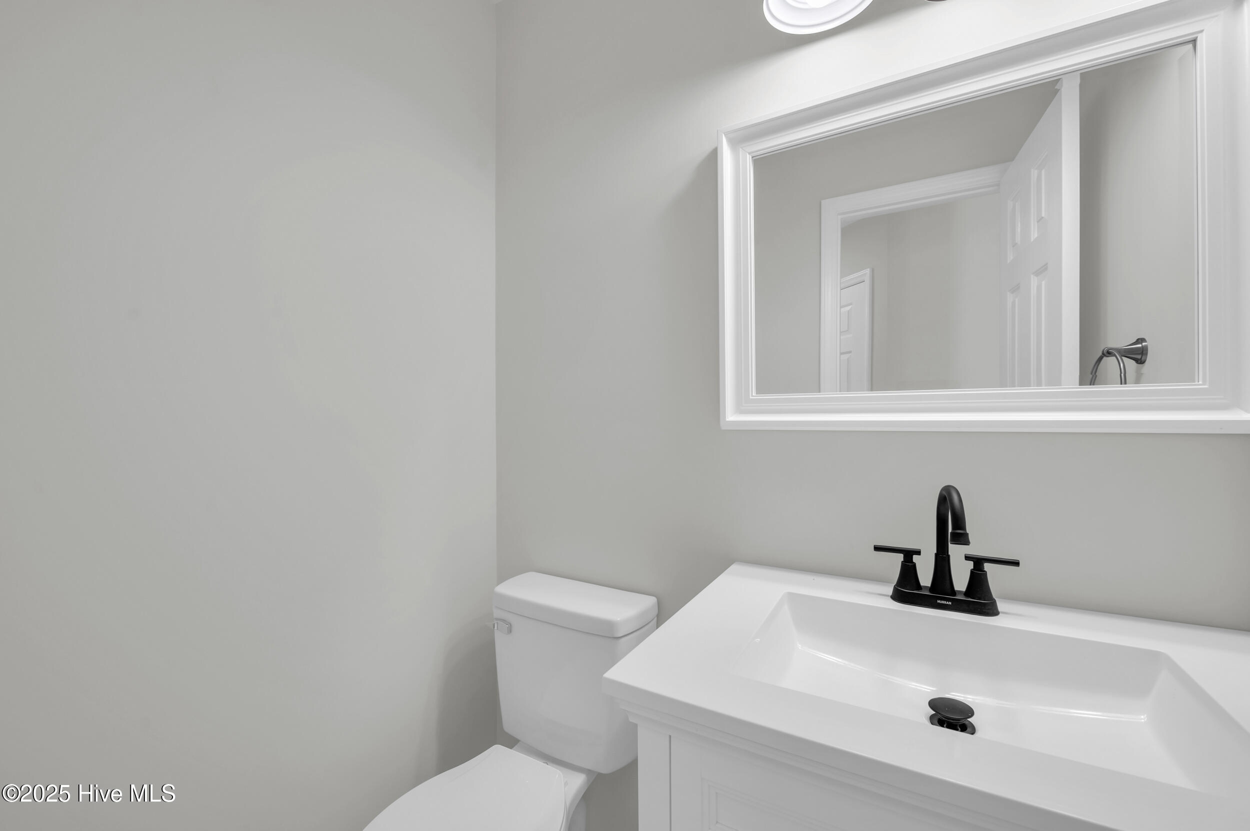 100540827 | Photo 21