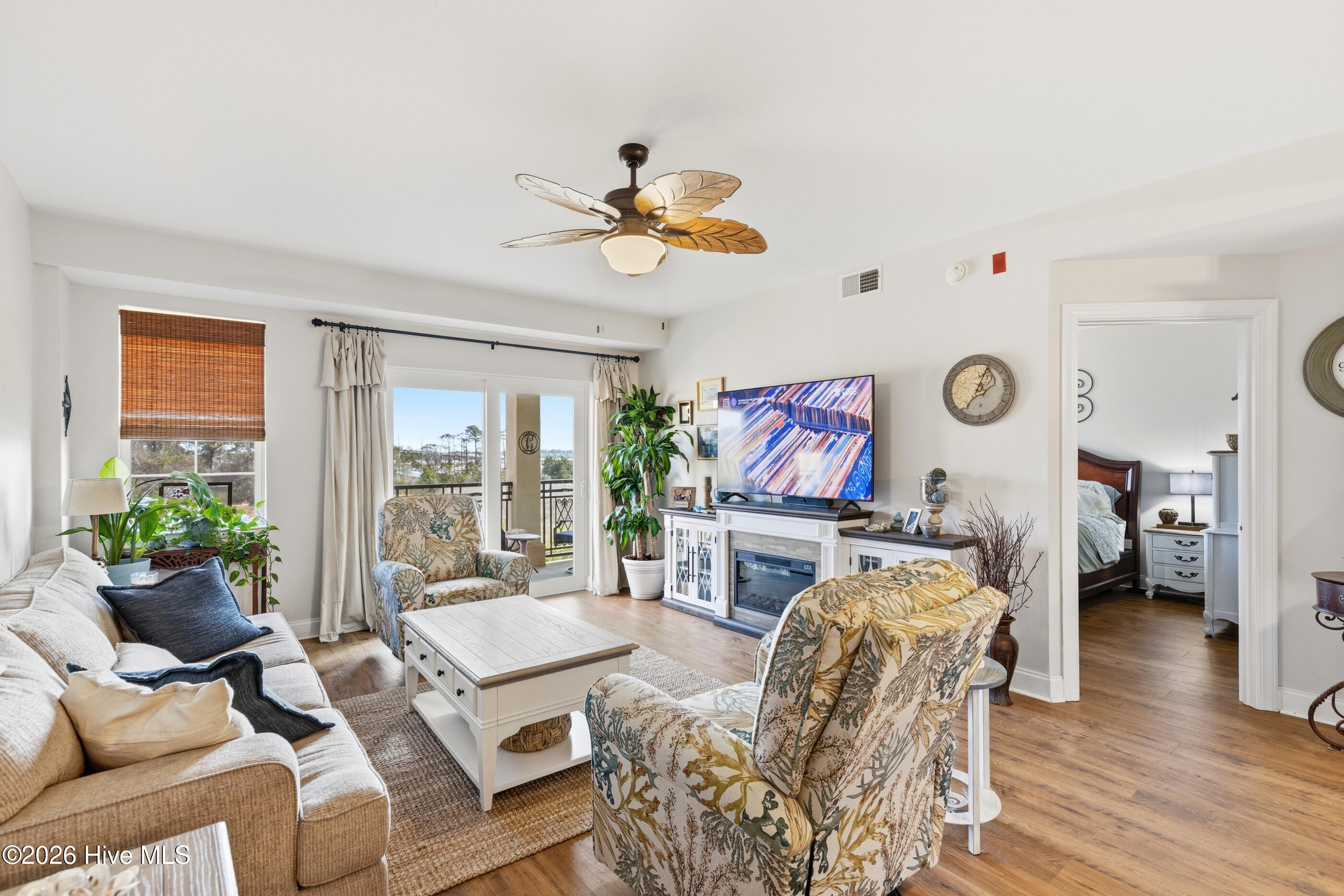 100556734 | Photo 12