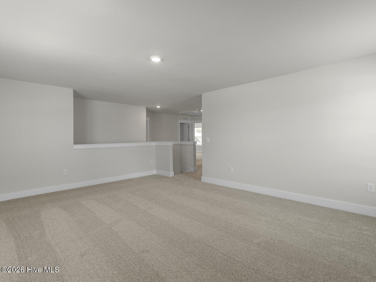 100553189 | Photo 33