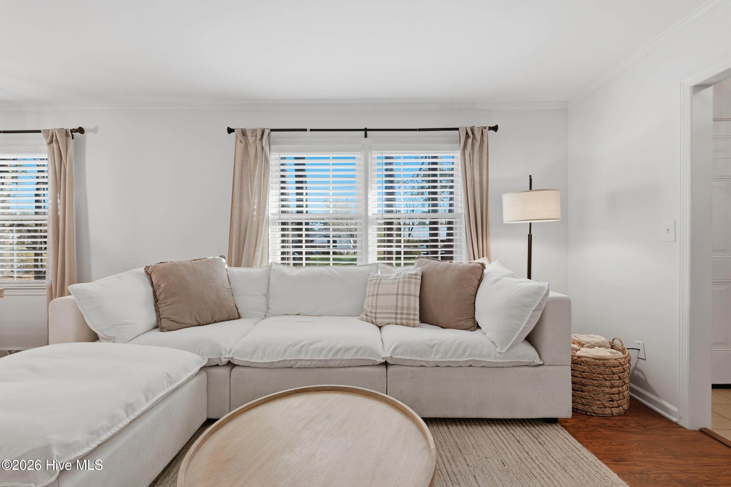 100561362 | Photo 10