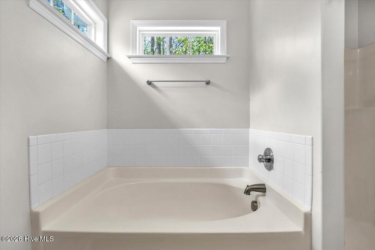 100565952 | Photo 33