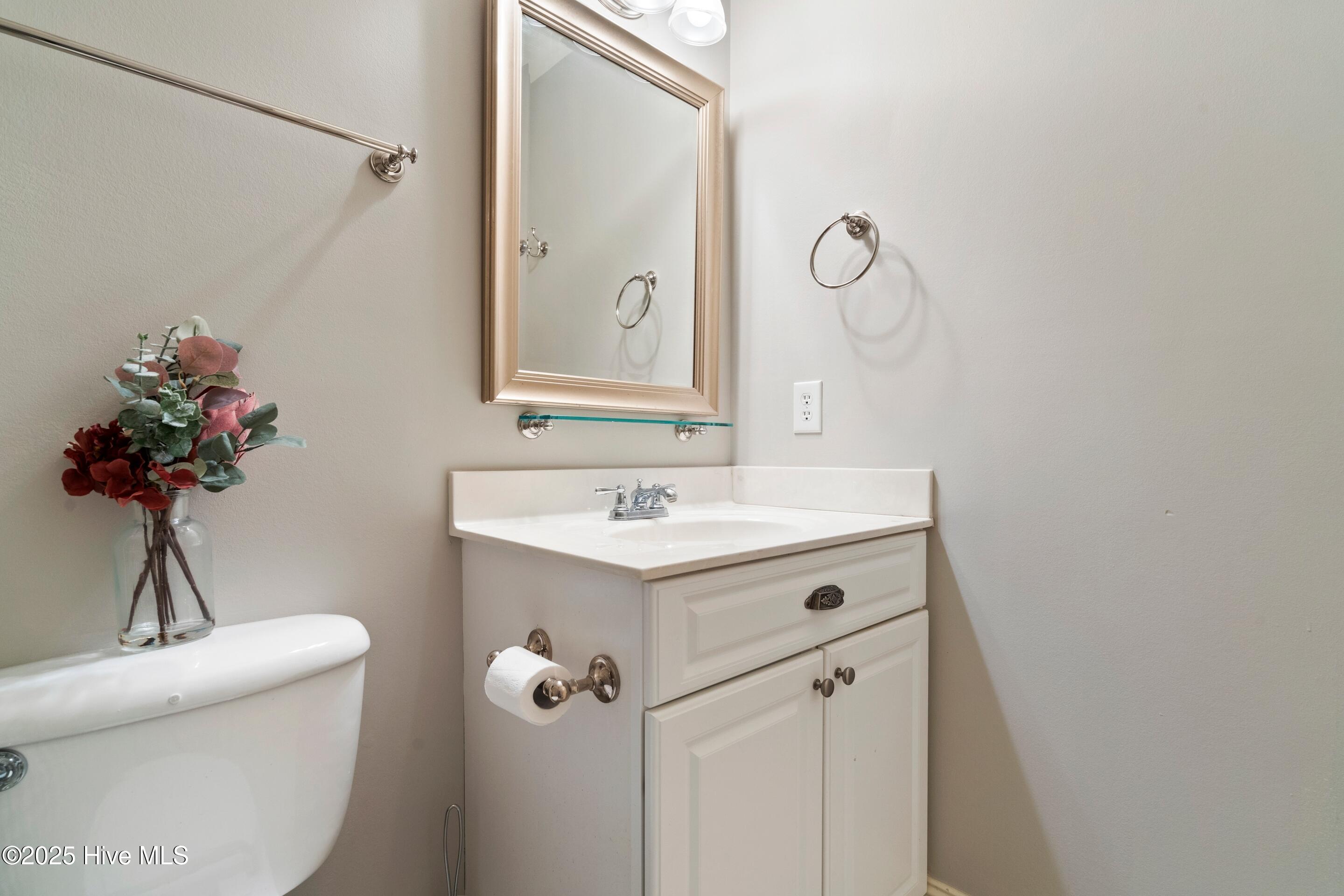 100525982 | Photo 50