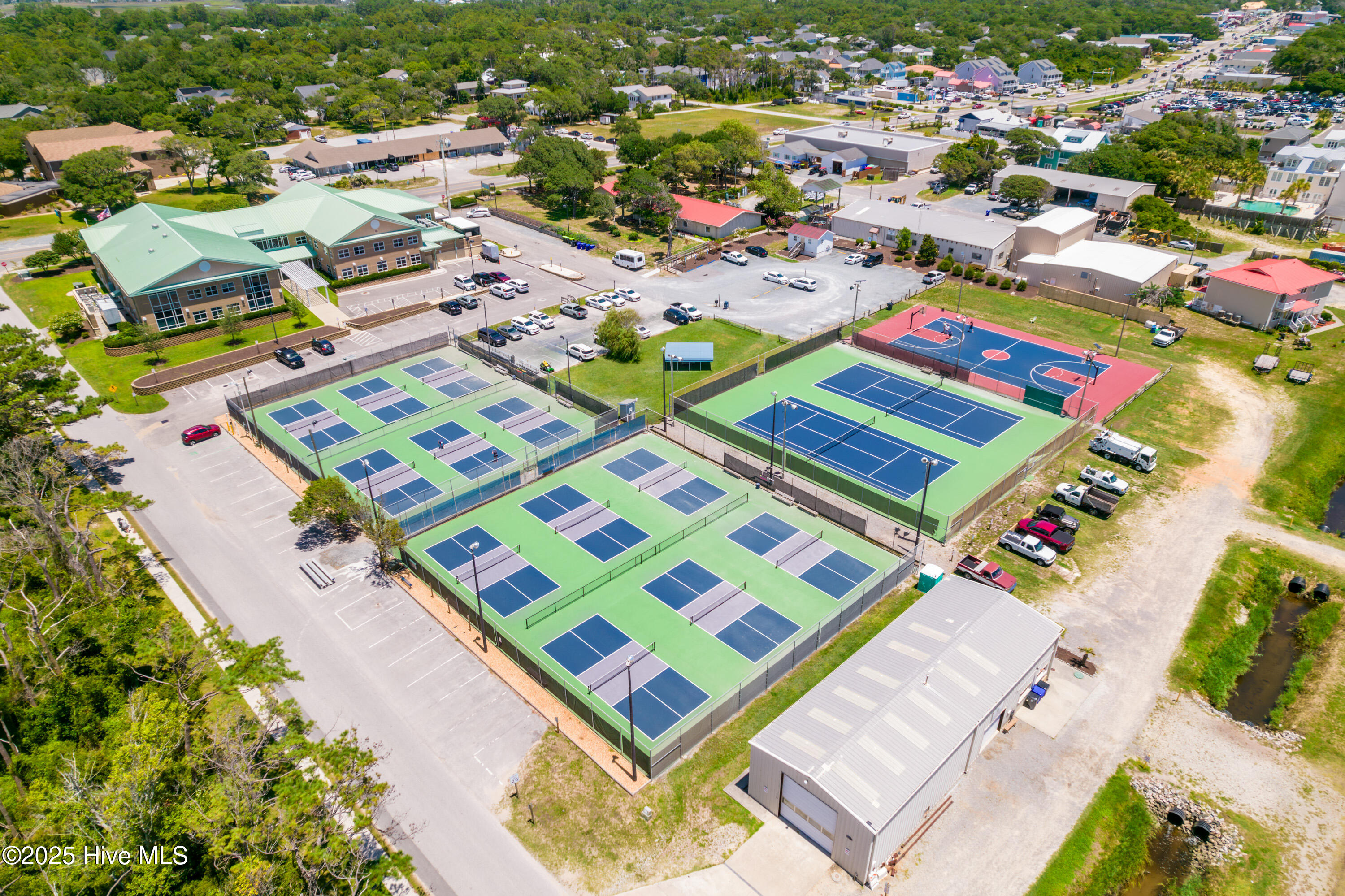 100530563 | Photo 57