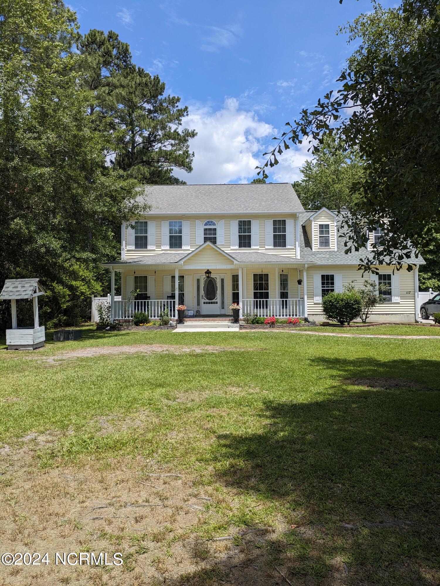 117 Longwood Drive, Stella, NC 28582 – photo 4: PXL_20240602_163309022