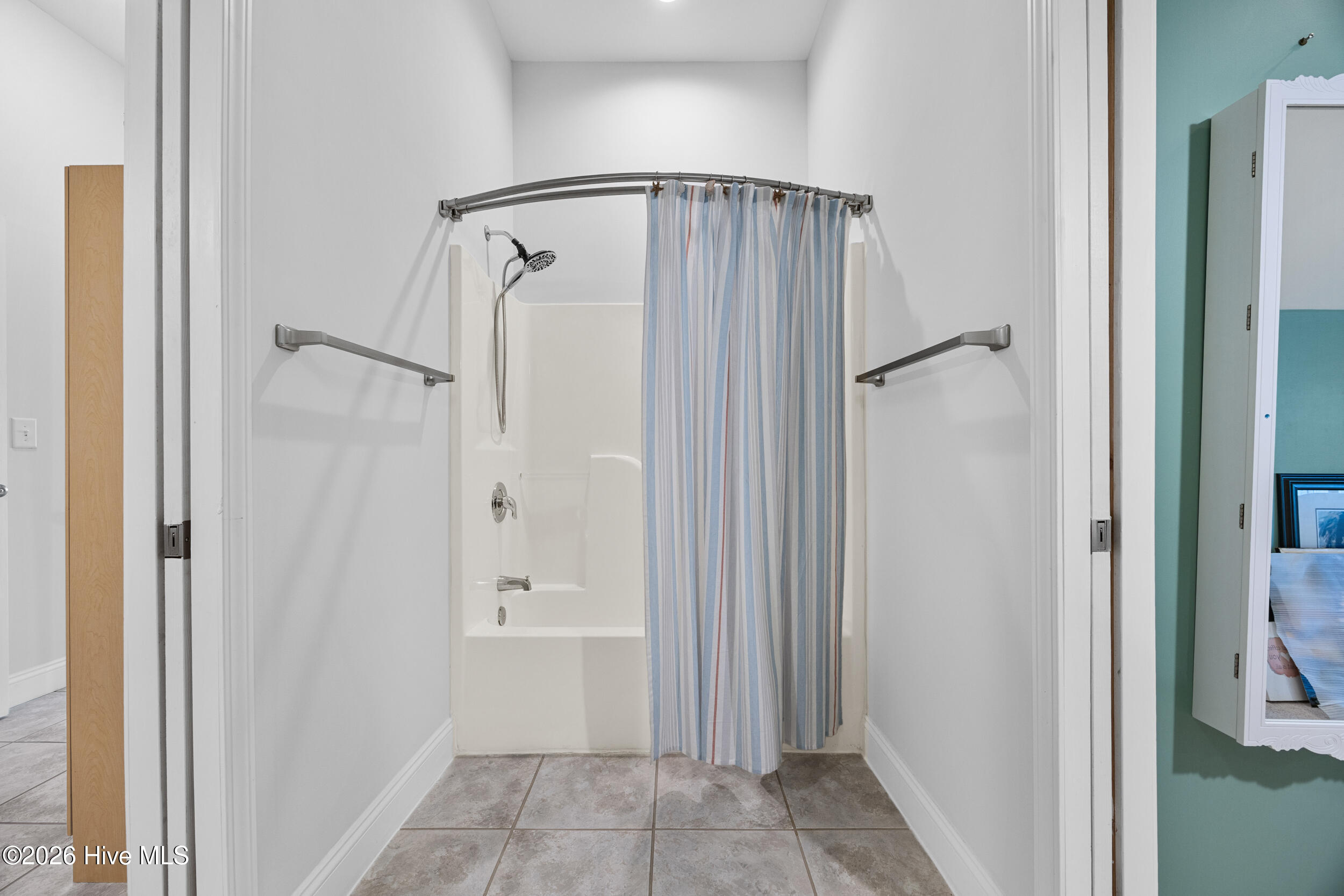 100567542 | Photo 50