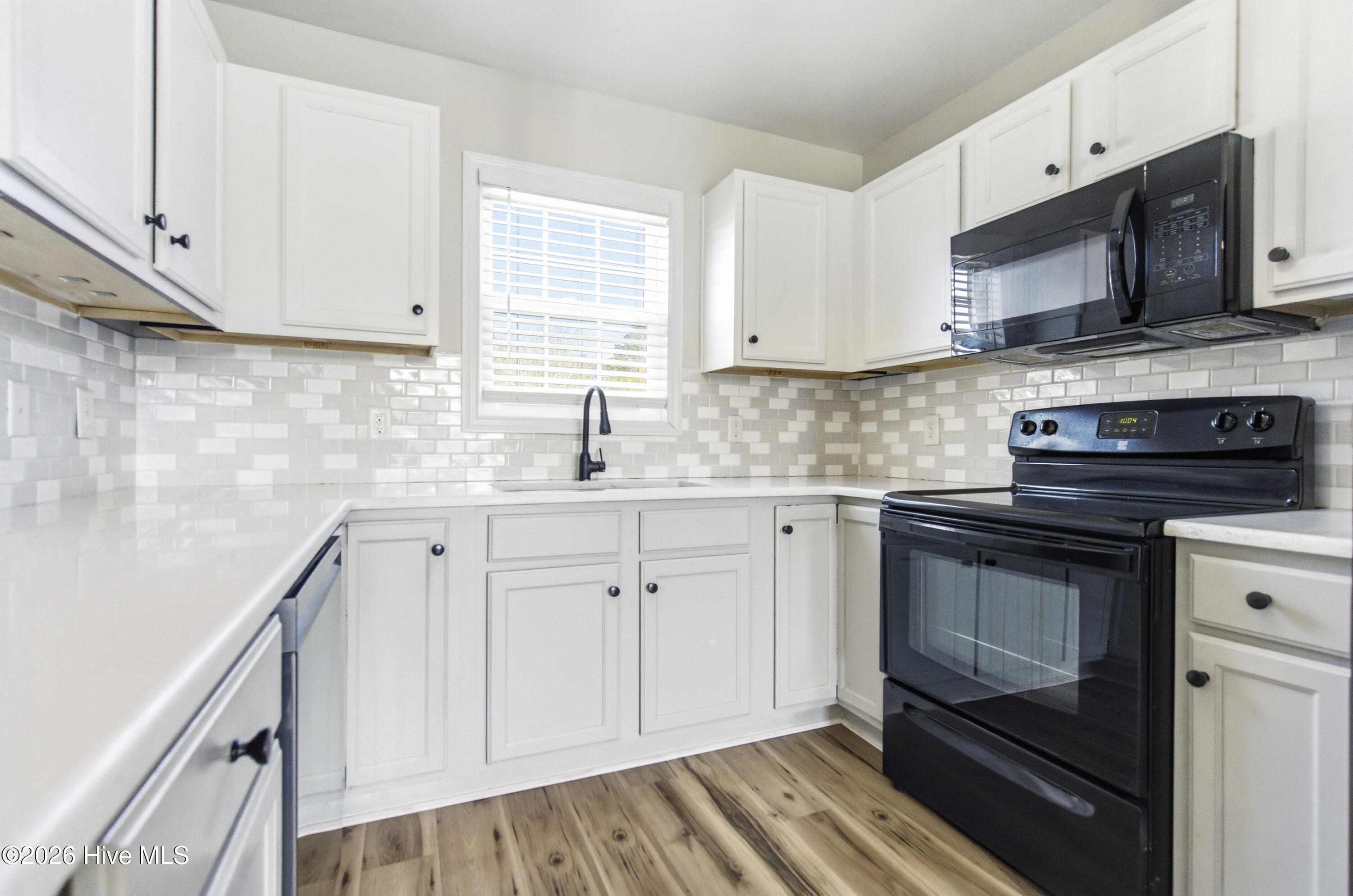 100564497 | Photo 13