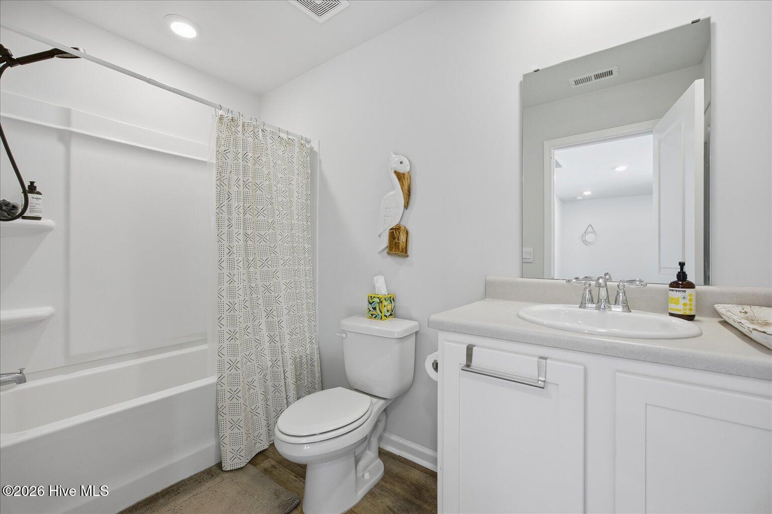 100549908 | Photo 15