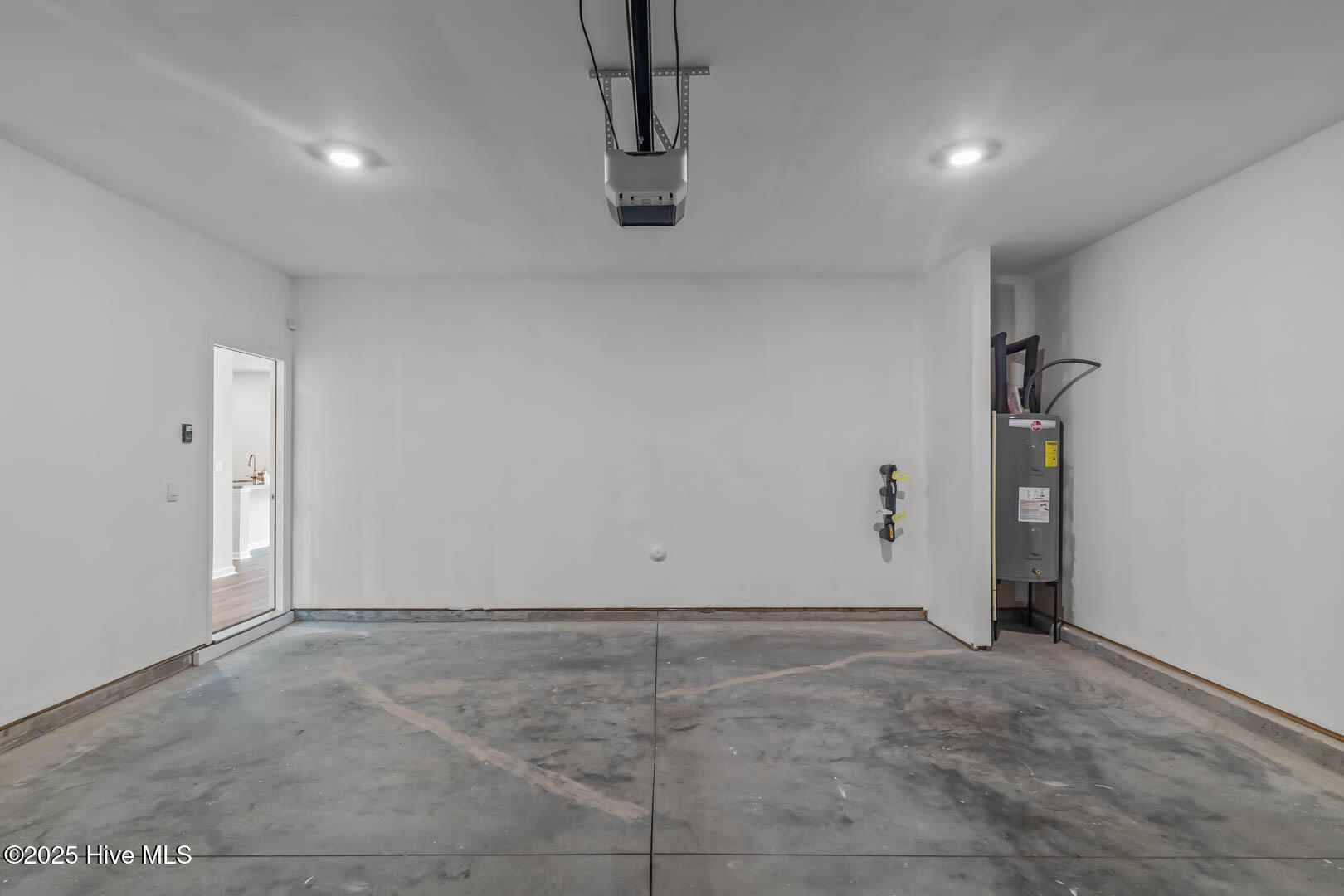 100538929 | Photo 50