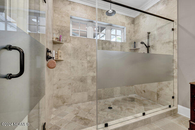 100543138 | Photo 24