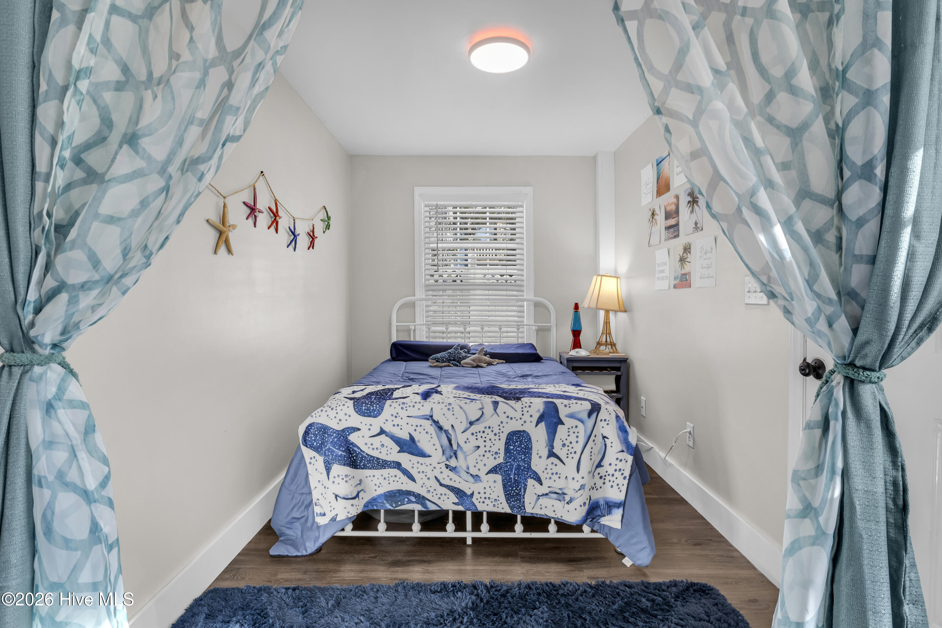 100561178 | Photo 19