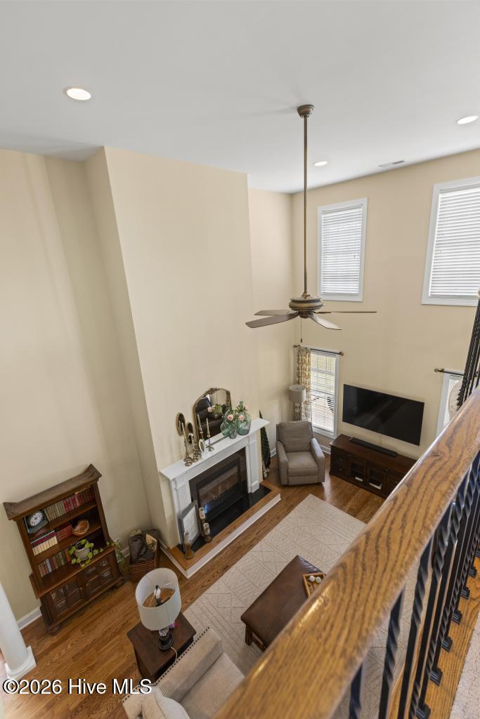 100570572 | Photo 40