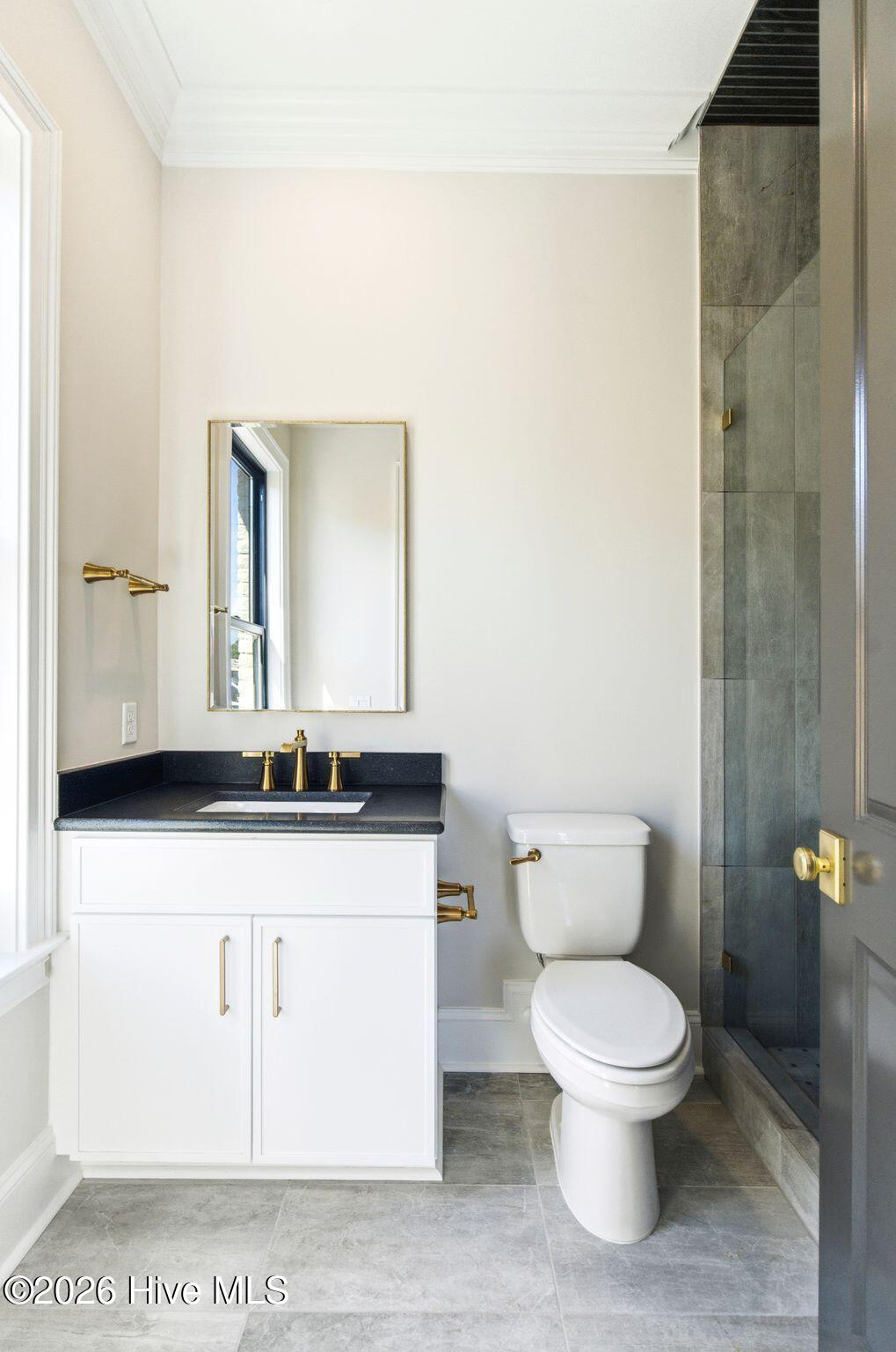 100570119 | Photo 54