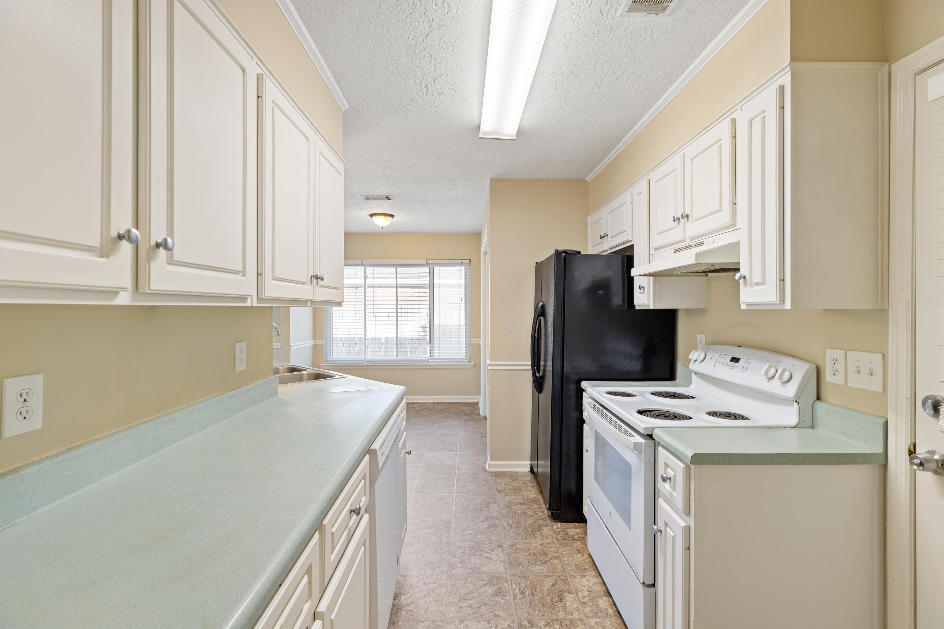 2025-08-29_125_redford_rd-srm-14