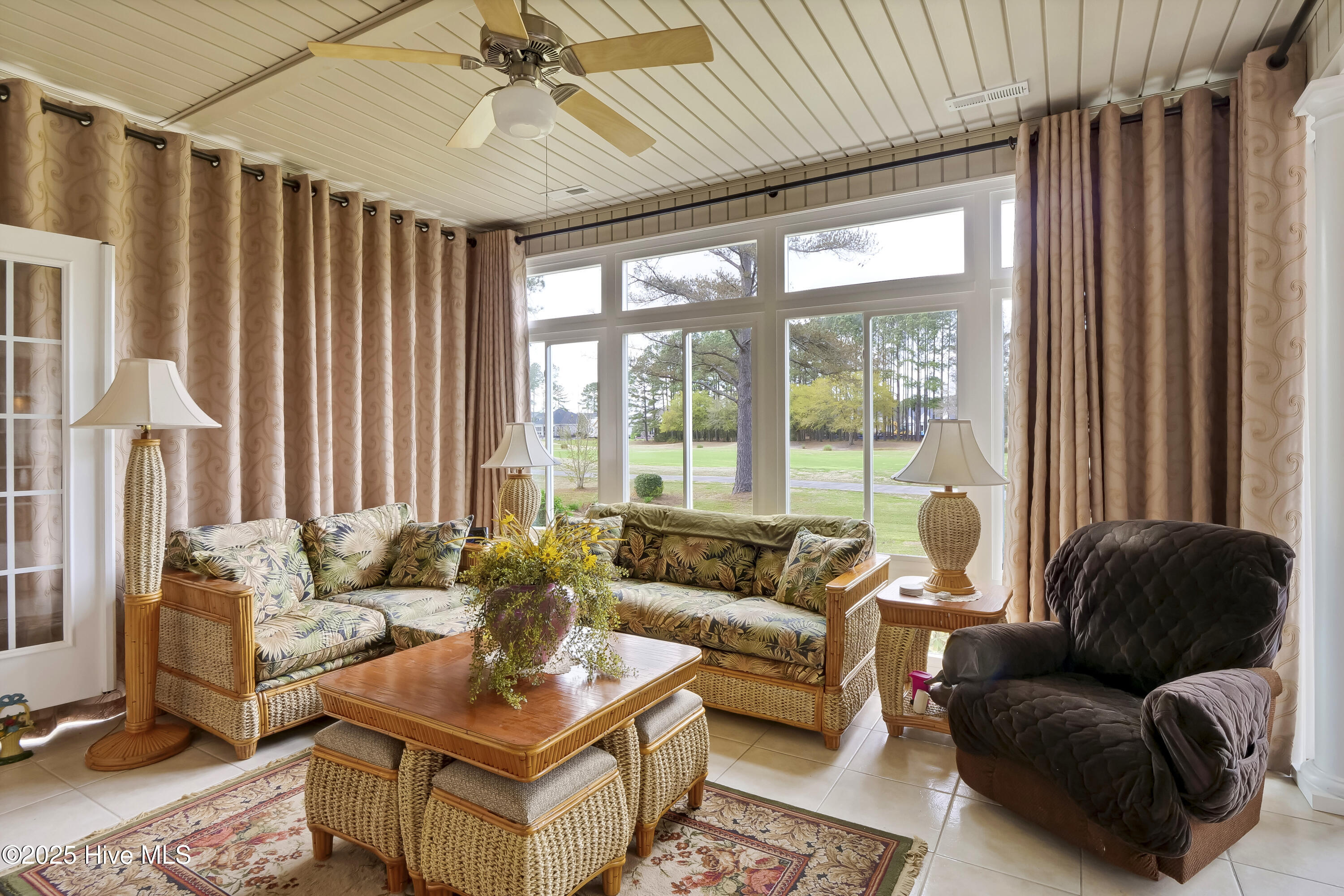 100499104 | Photo 12