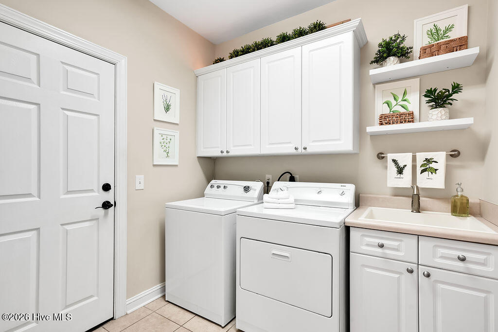 100570520 | Photo 15