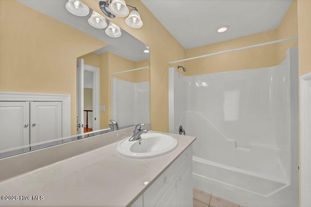 100557041 | Photo 37