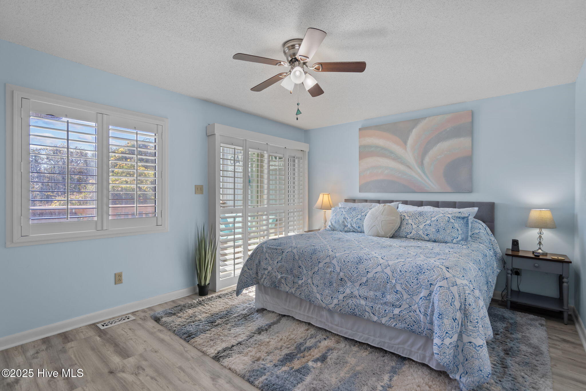 100541218 | Photo 23