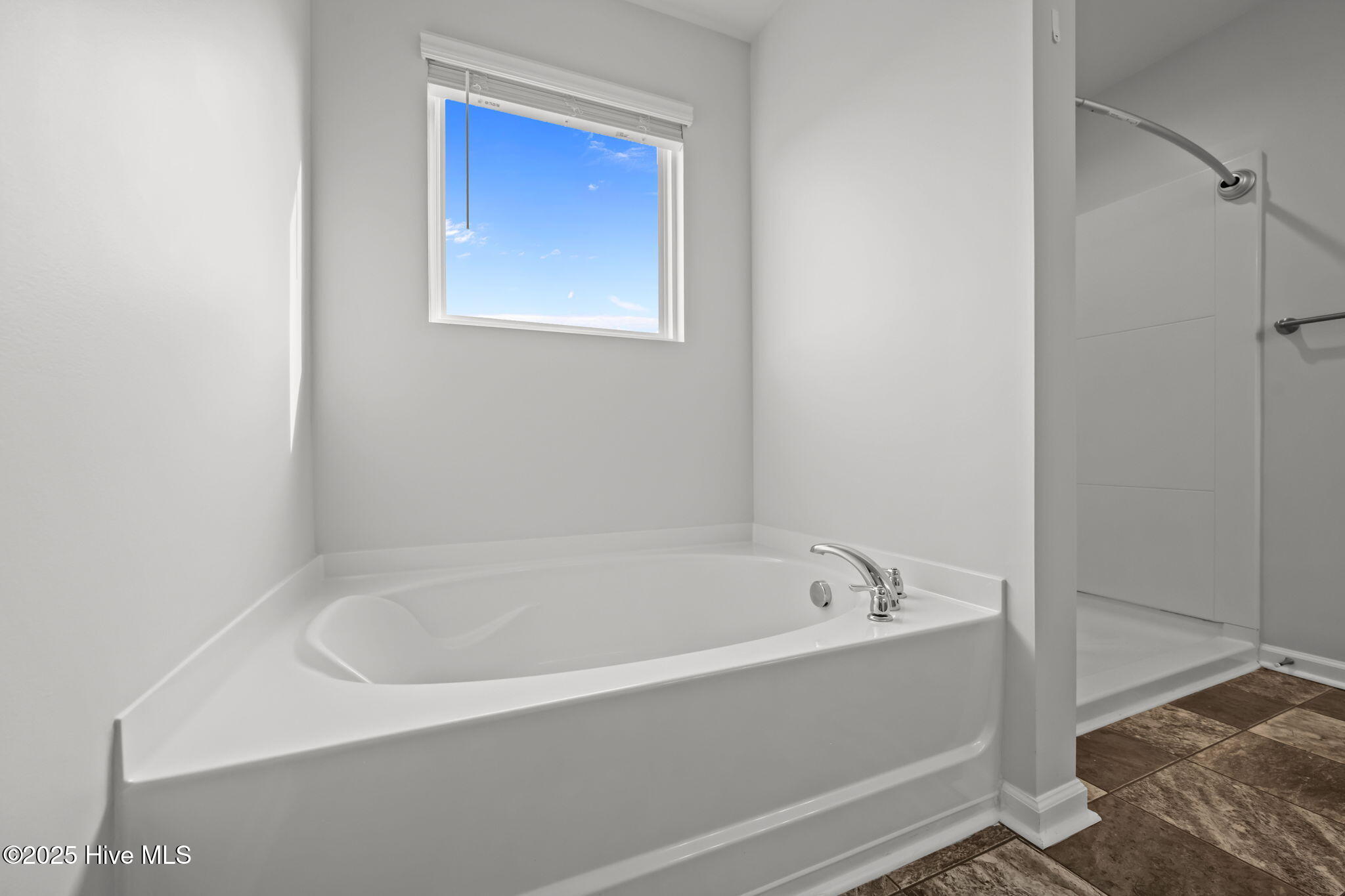 100536149 | Photo 16