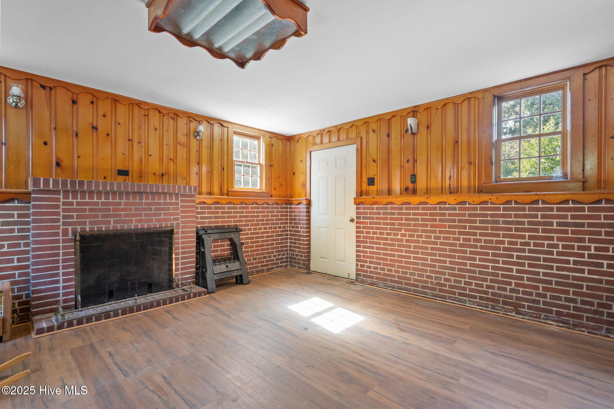 100528962 | Photo 64