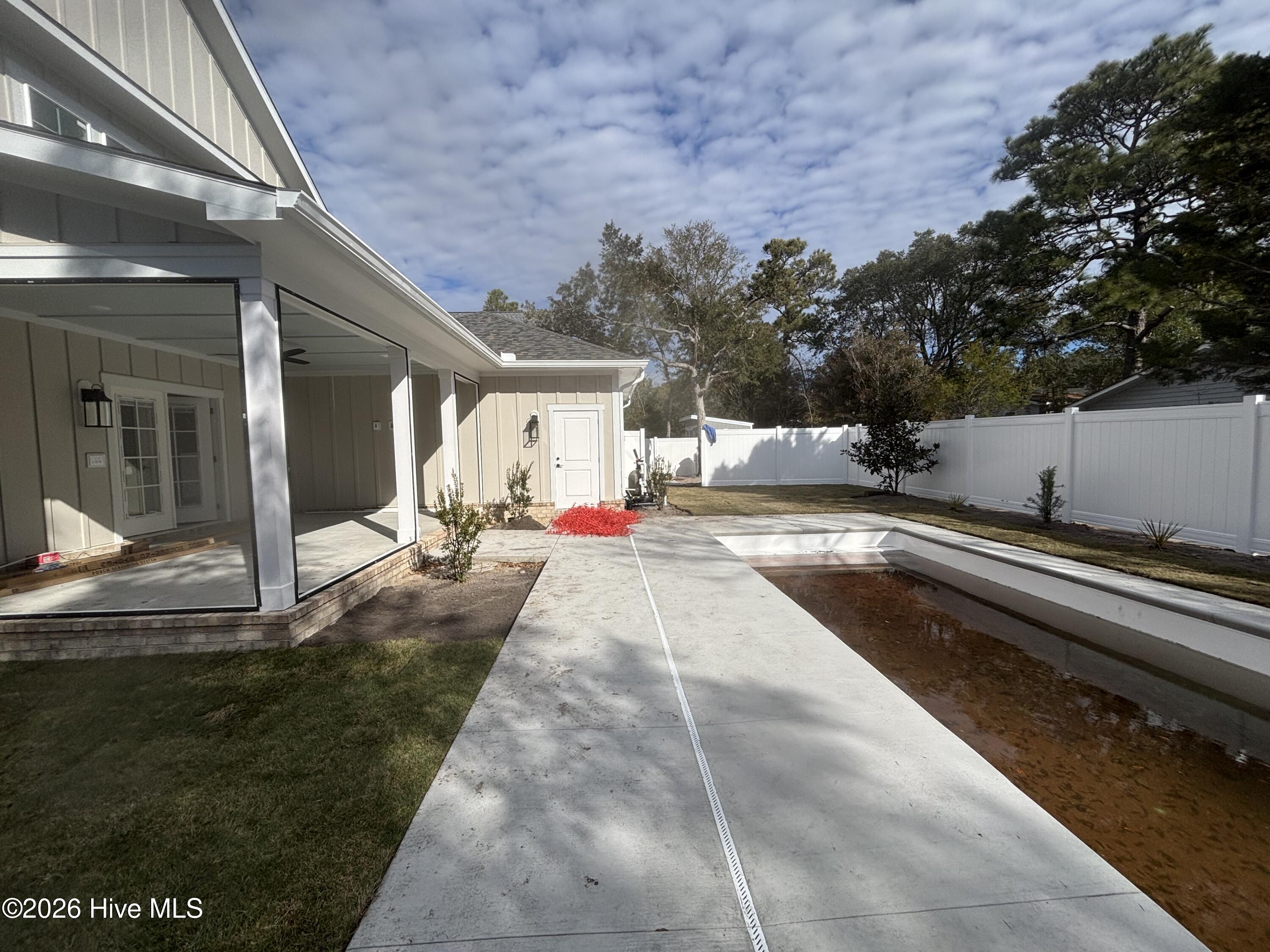 100516675 | Photo 59