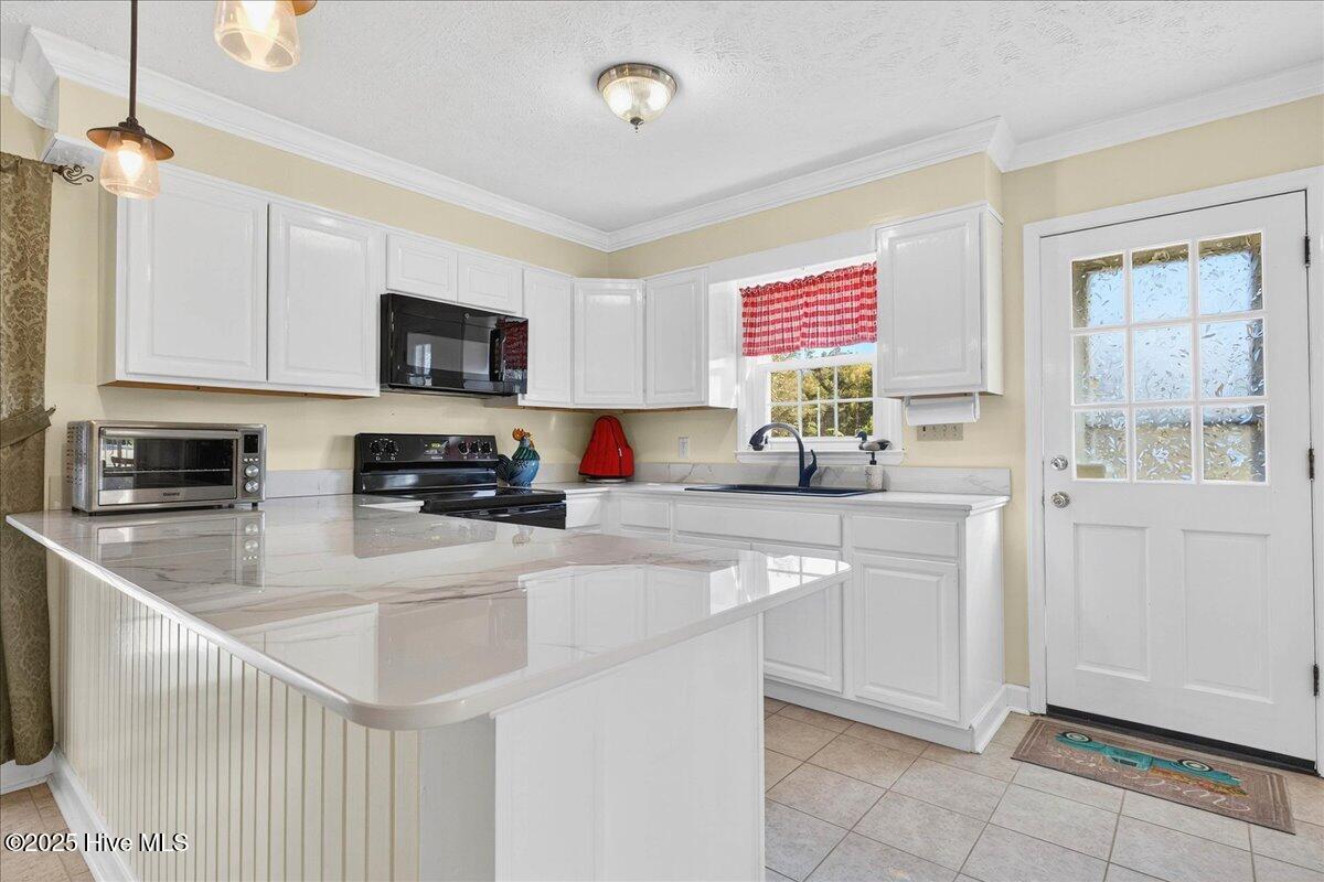 100533045 | Photo 33