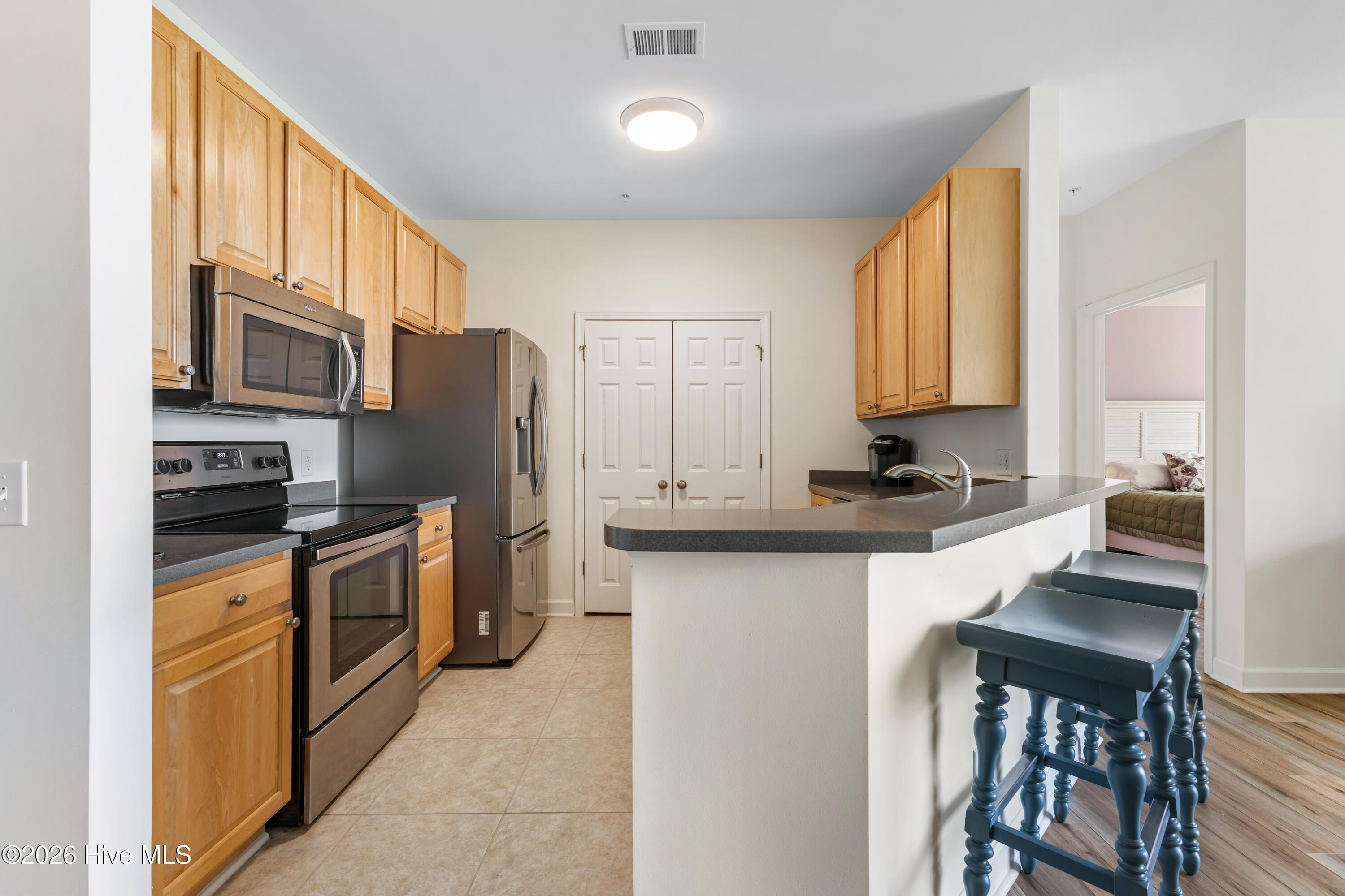 100570147 | Photo 13