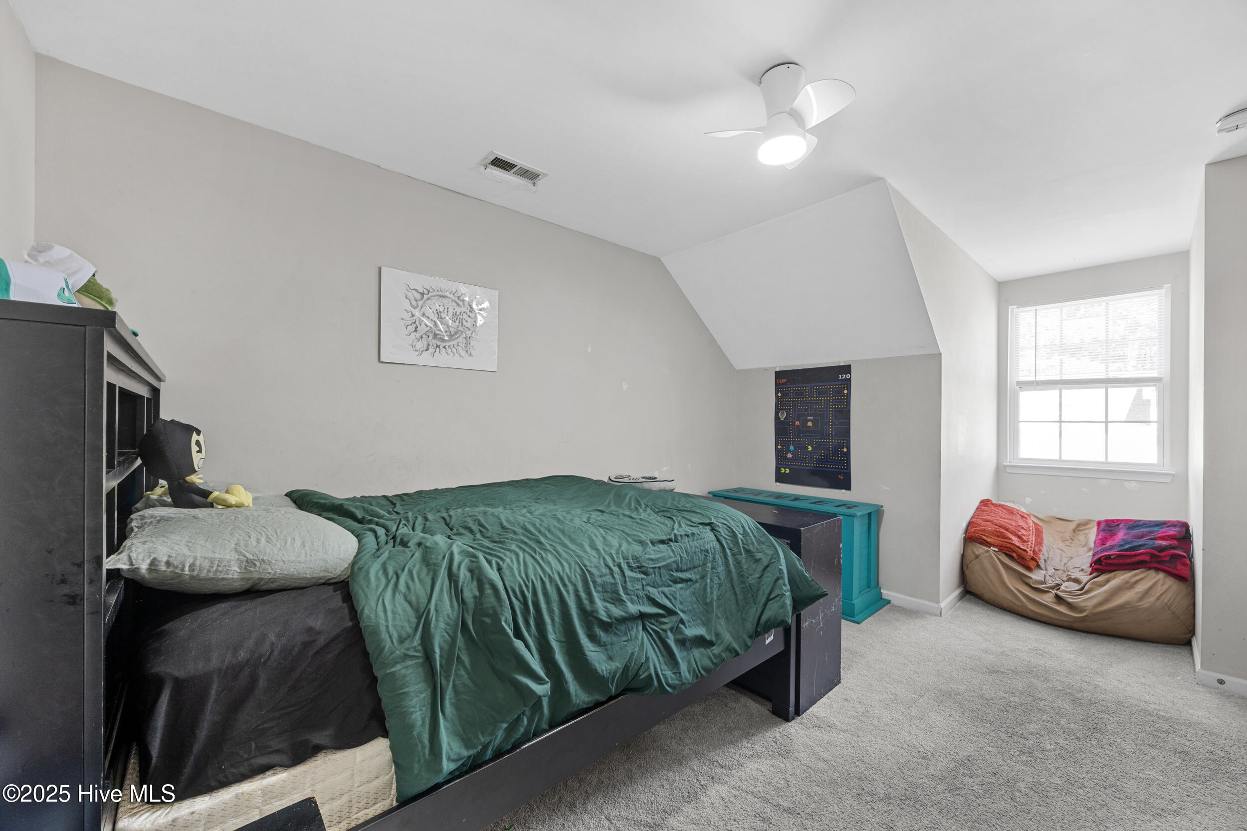 100532687 | Photo 27