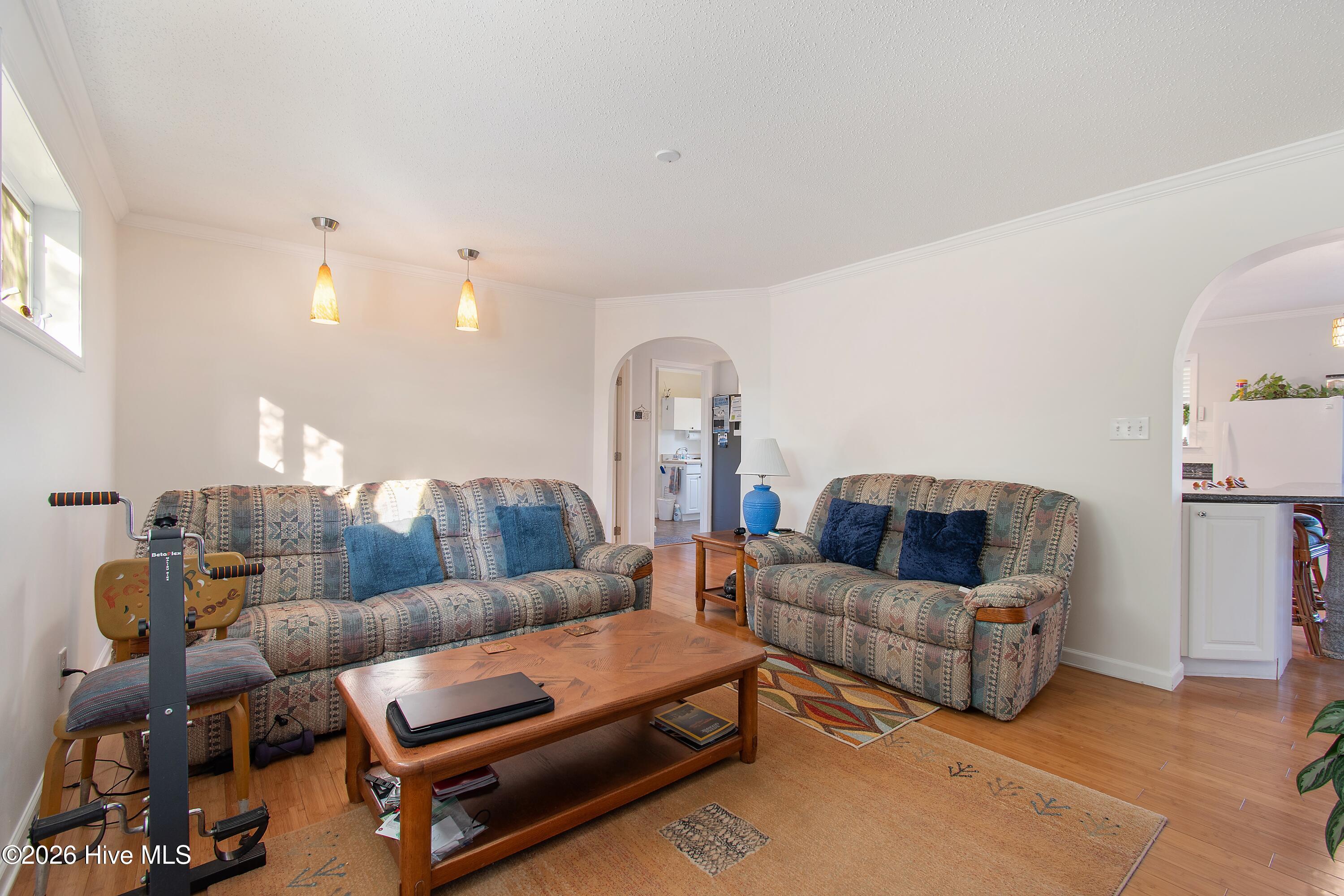 100568231 | Photo 32