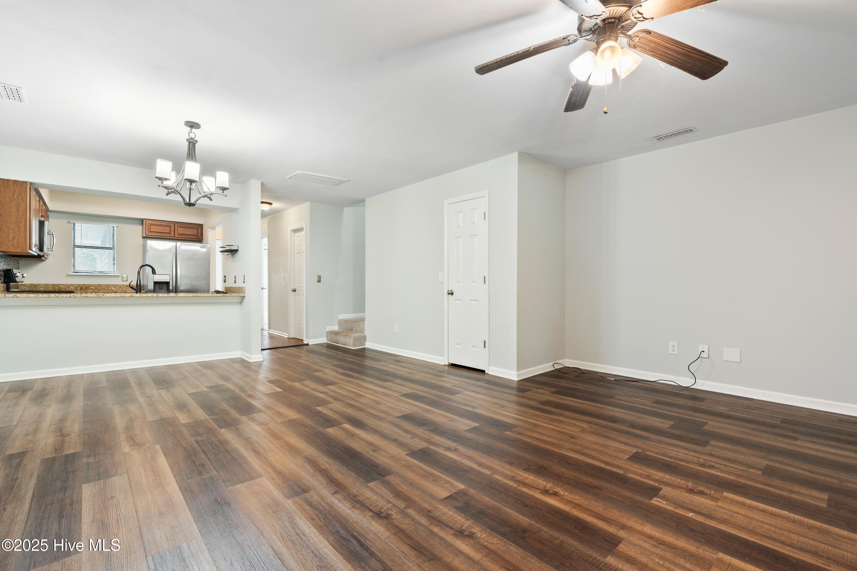 100517492 | Photo 13