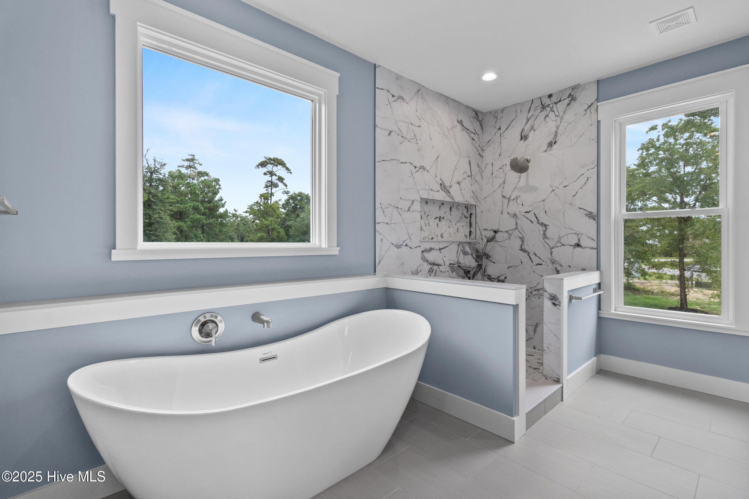 100524139 | Photo 19