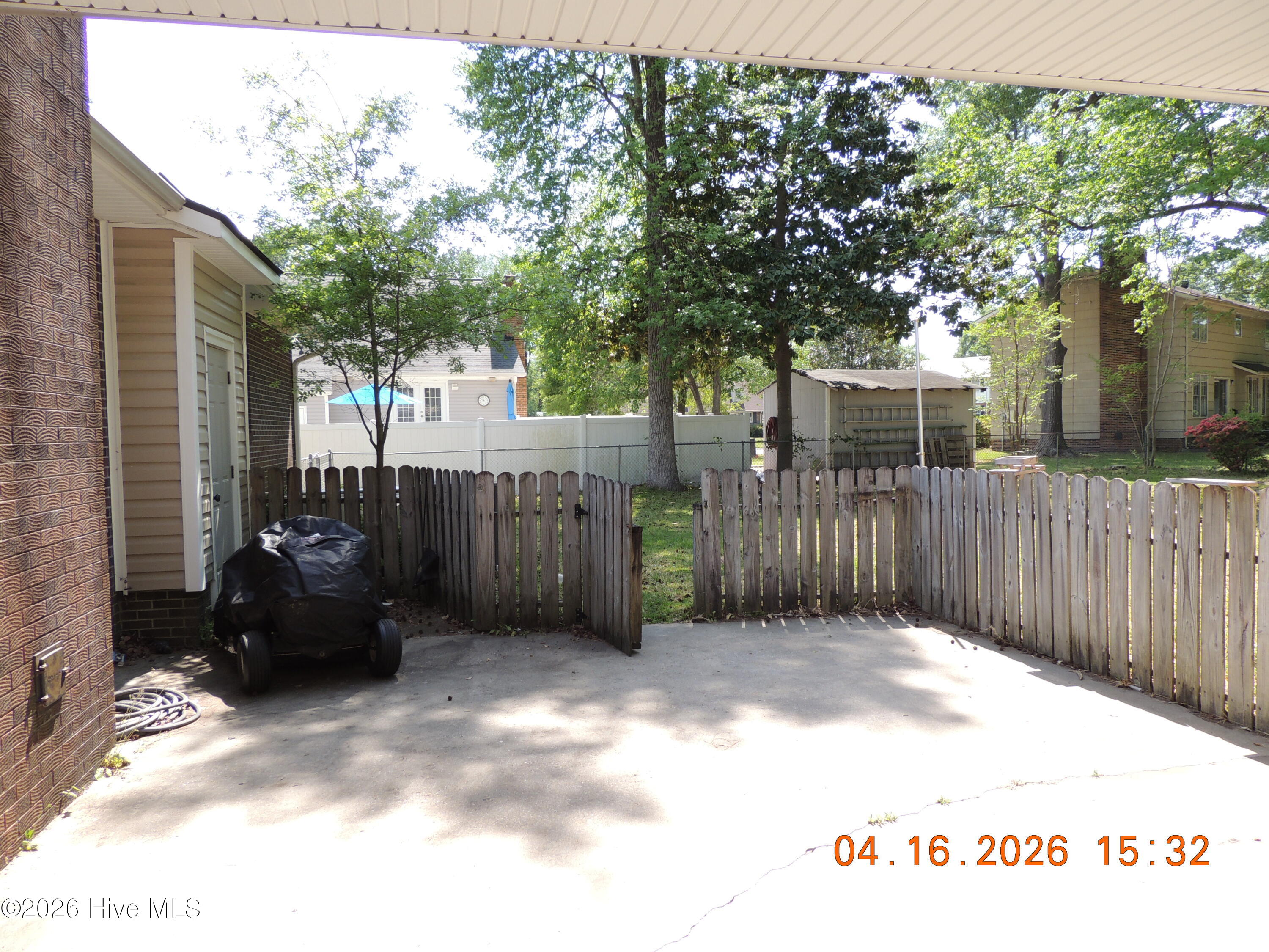 100565654 | Photo 29