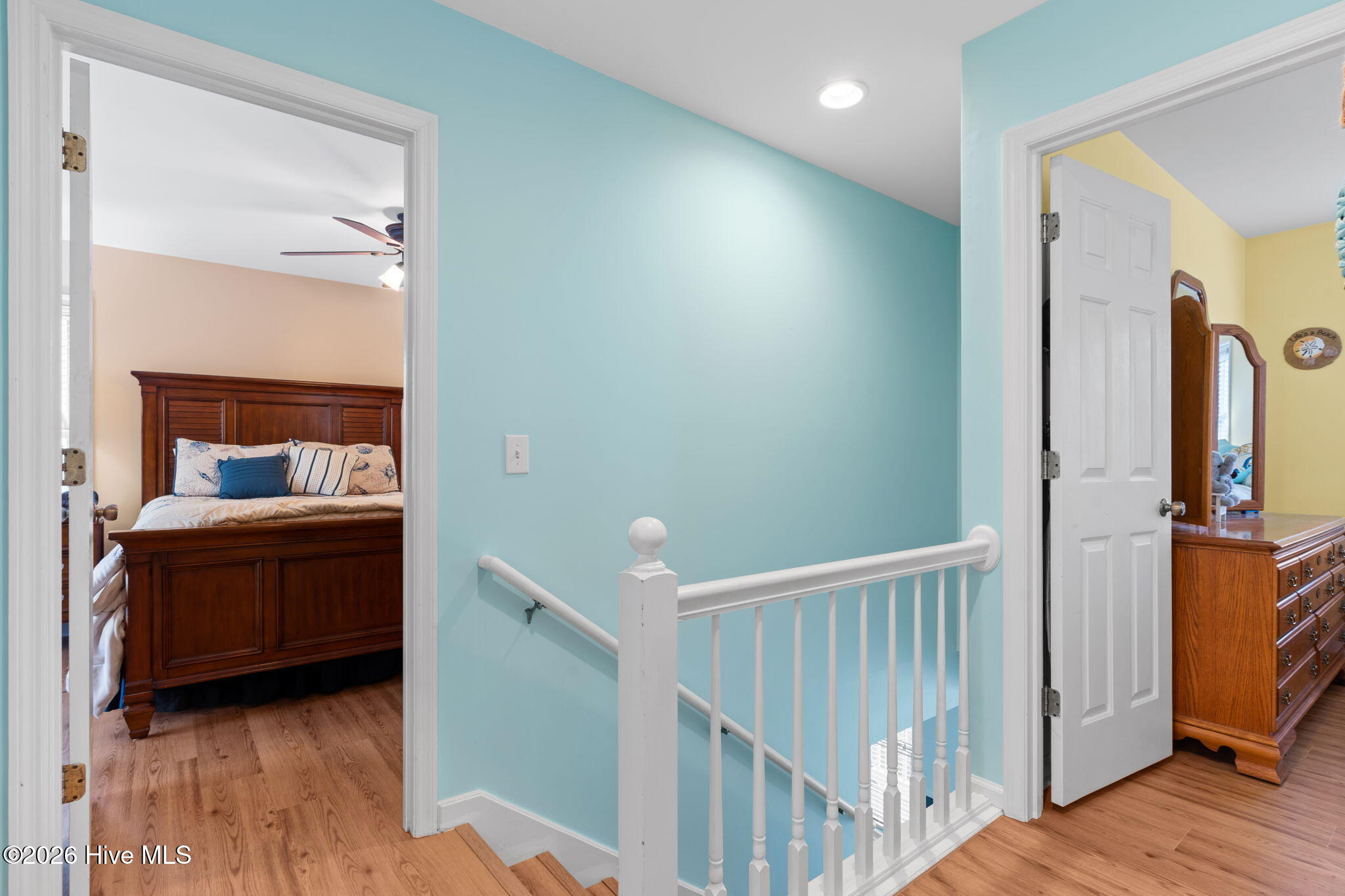 100550853 | Photo 30