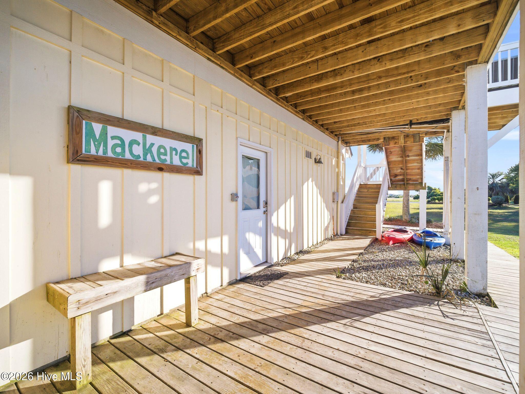 100569349 | Photo 98