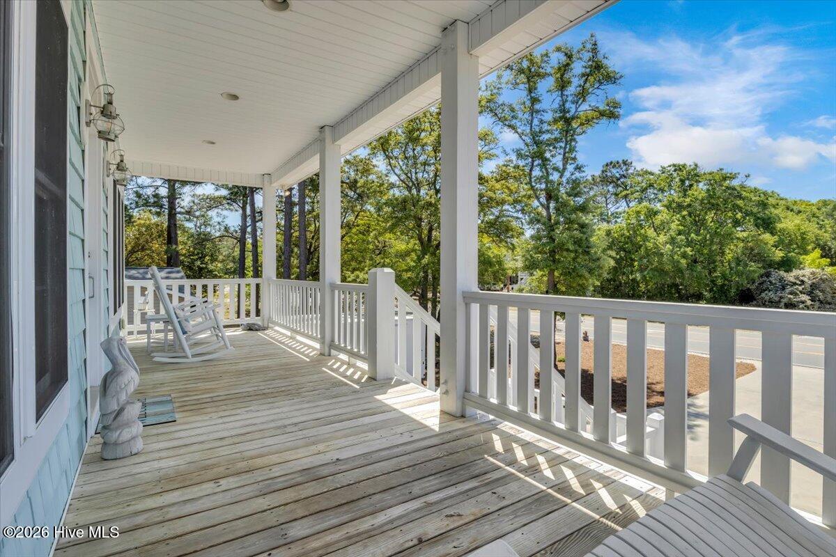 100569217 | Photo 39