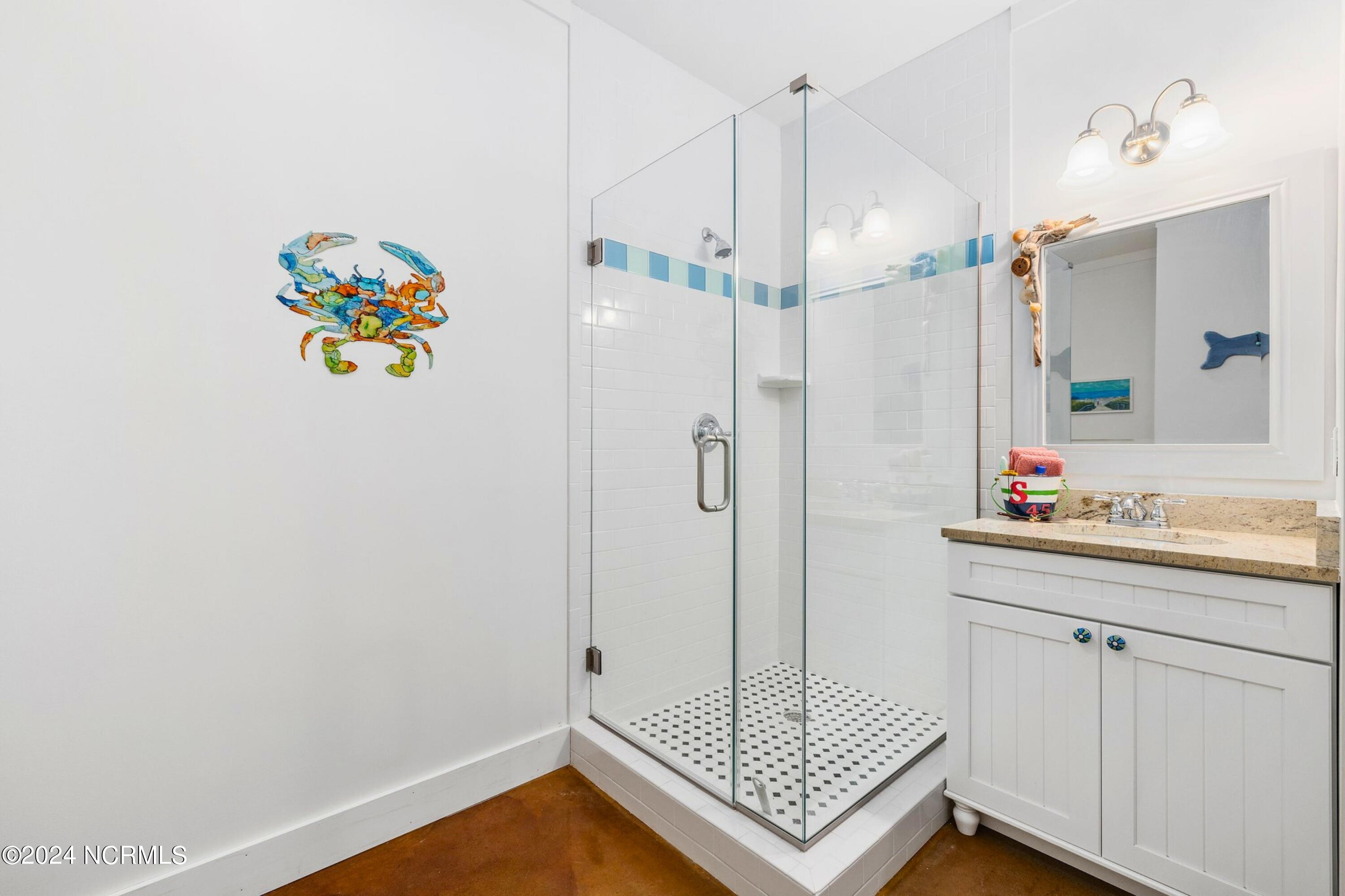 100553128 | Photo 56