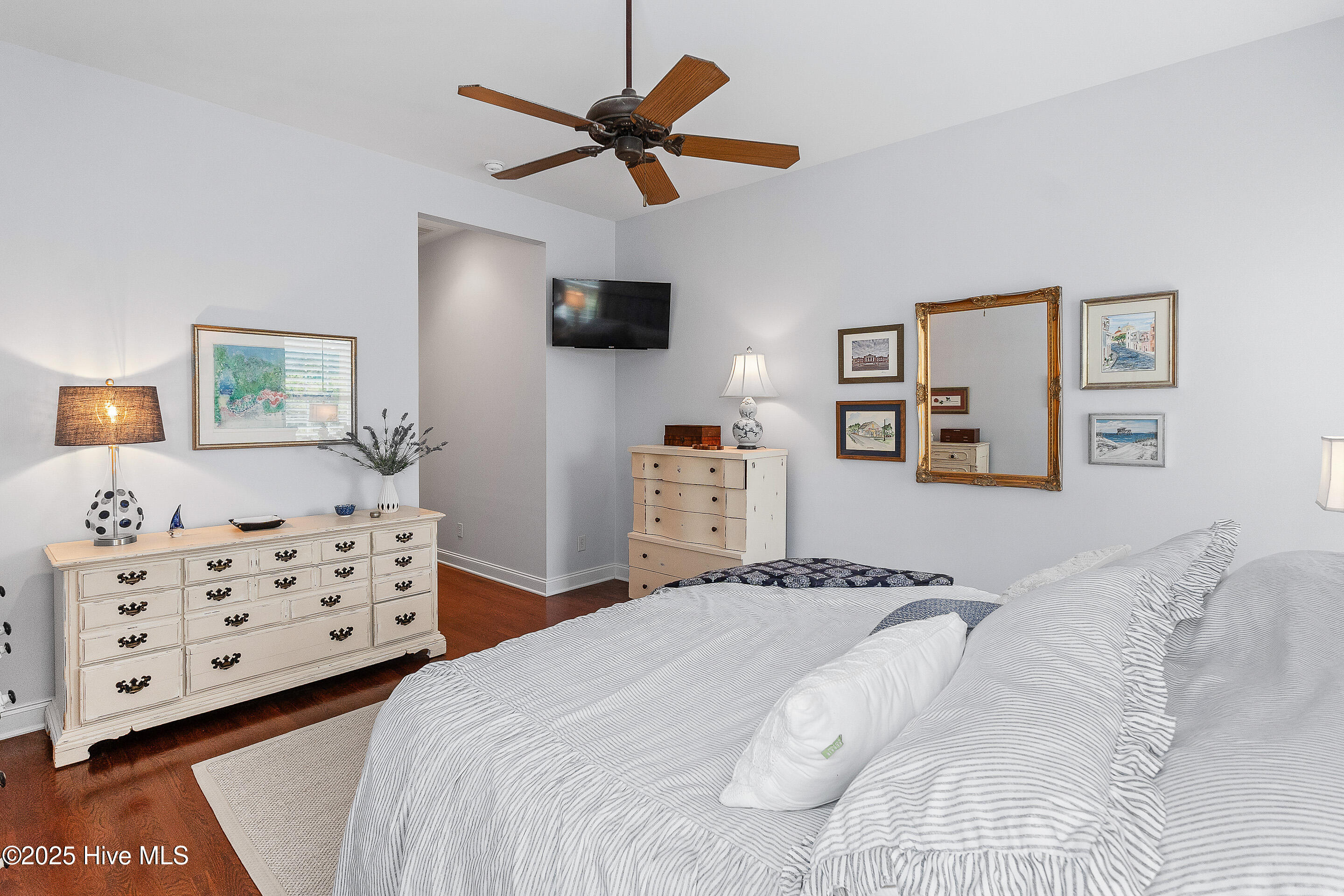 100520263 | Photo 22