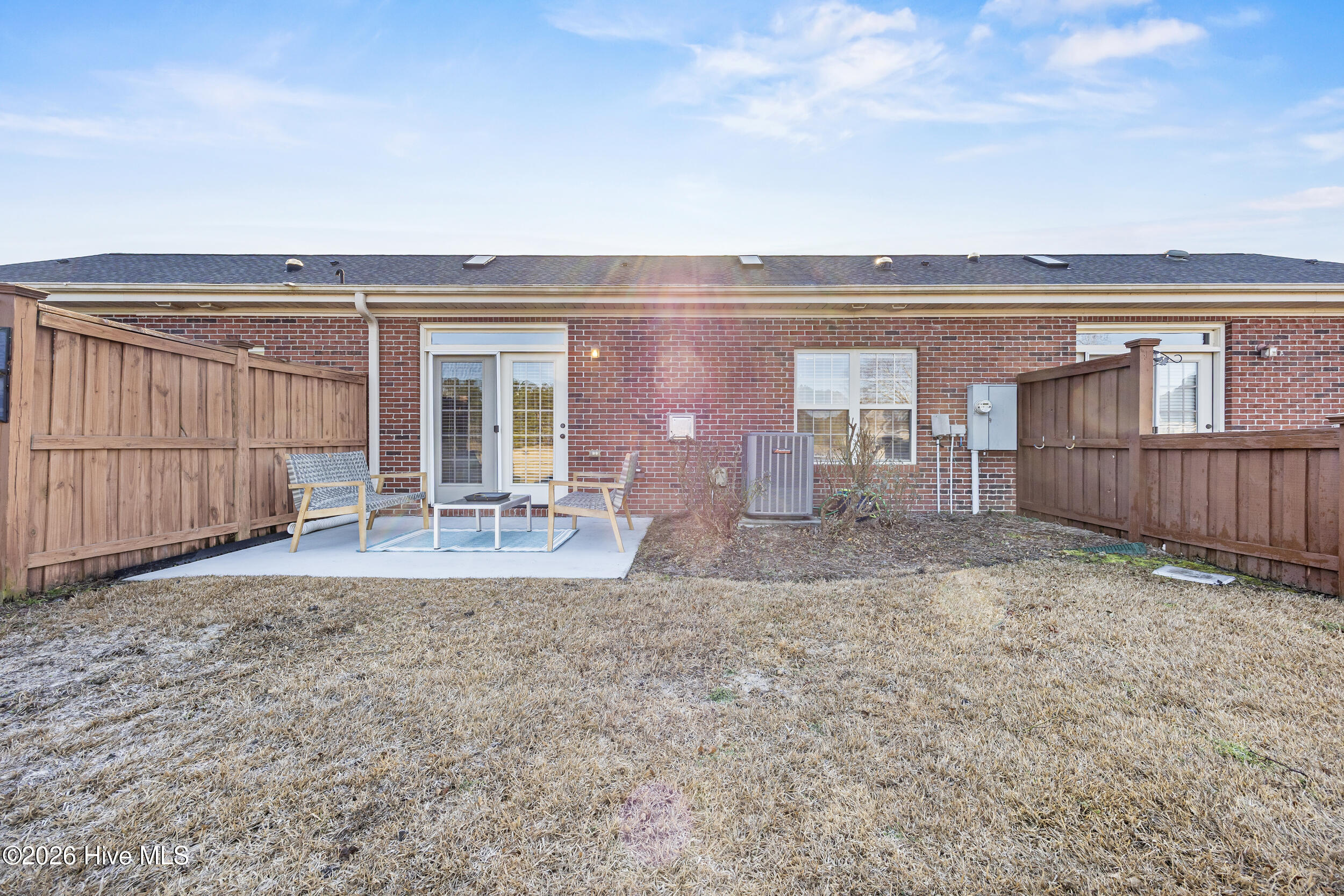 100552325 | Photo 61