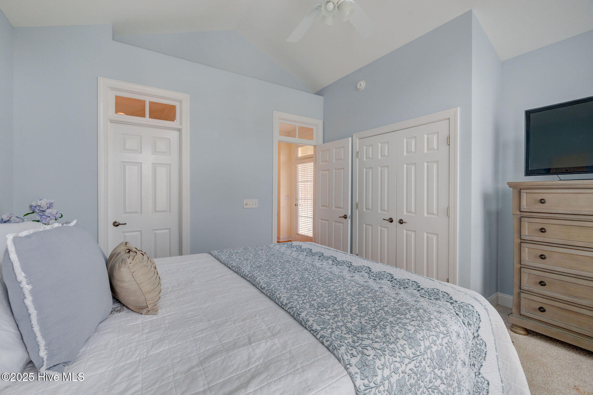 100530100 | Photo 22