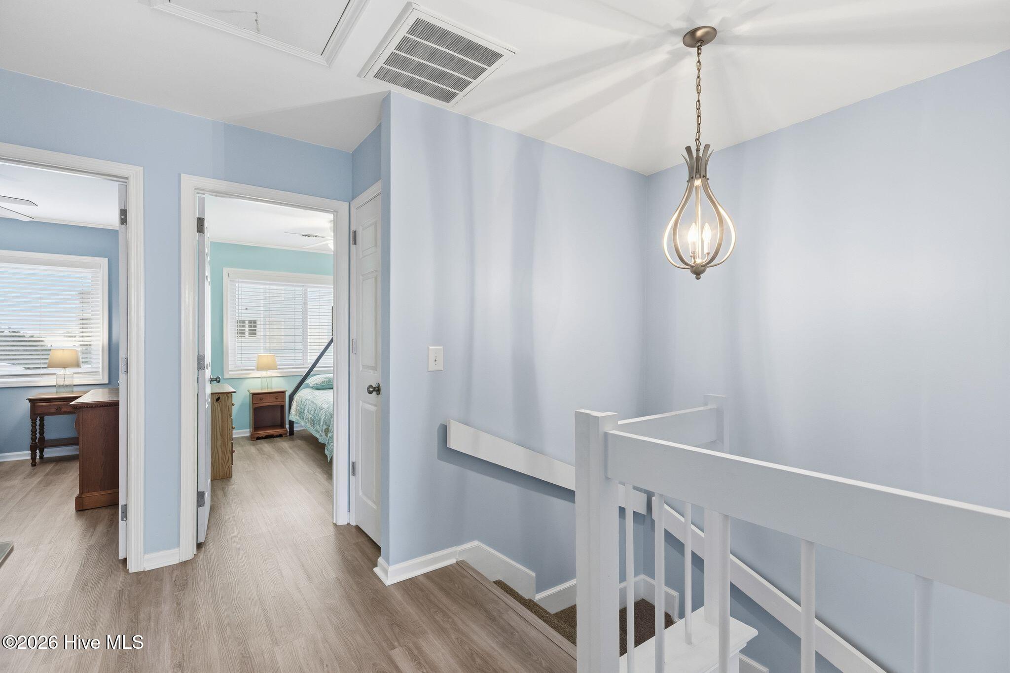 100553175 | Photo 31