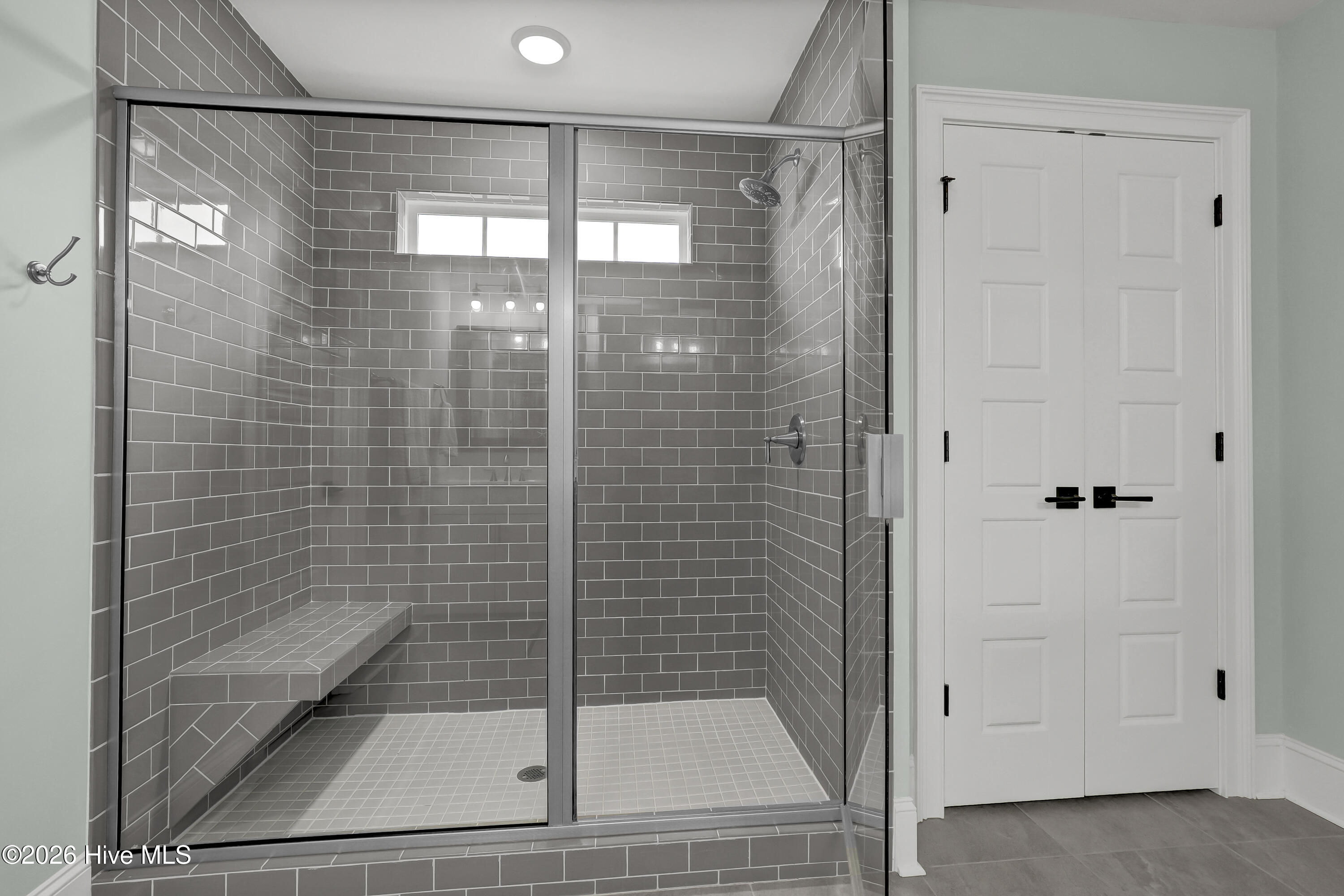 100558429 | Photo 31