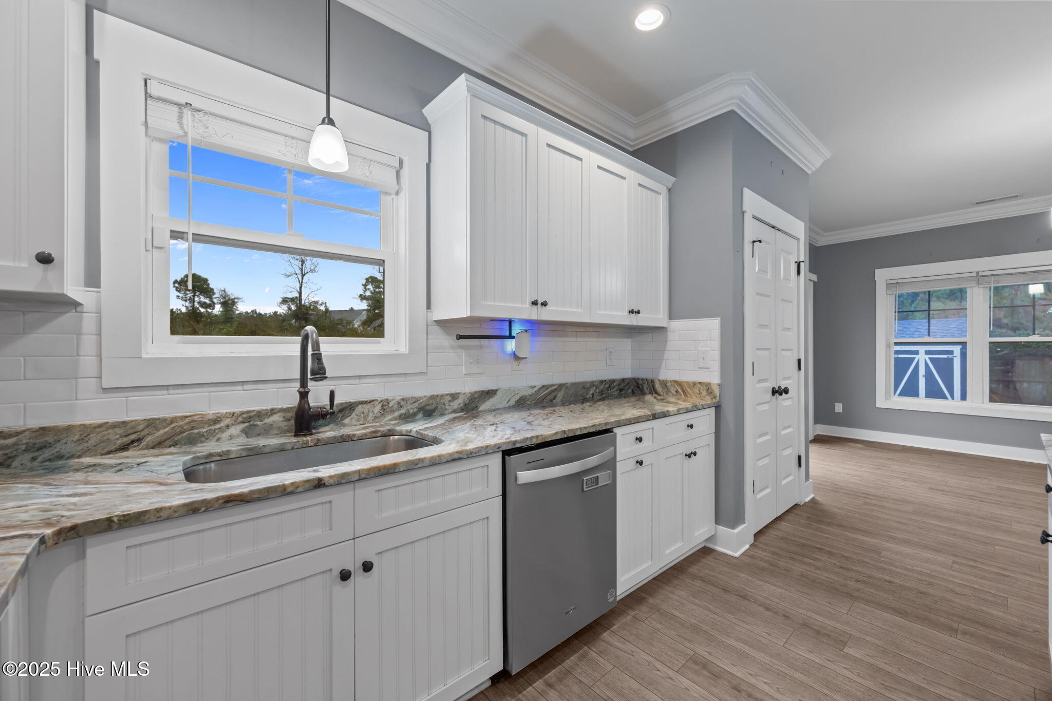 100544347 | Photo 11