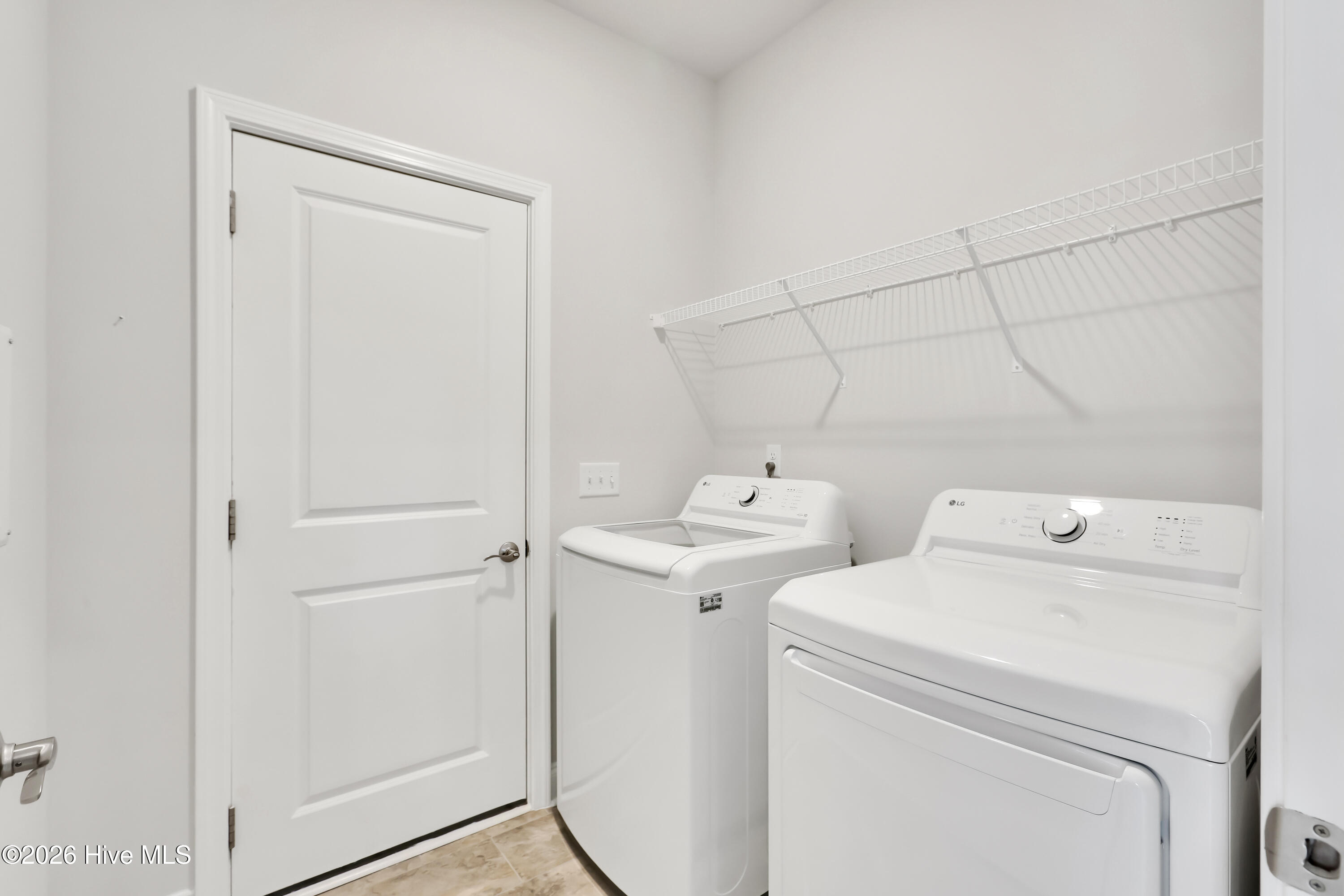 100552855 | Photo 26